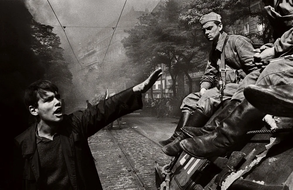 Prague.-August-1968.-Invasion-by-Warsaw-Pact-troops-in-front-of-the-Radio-headquarters.-.jpeg