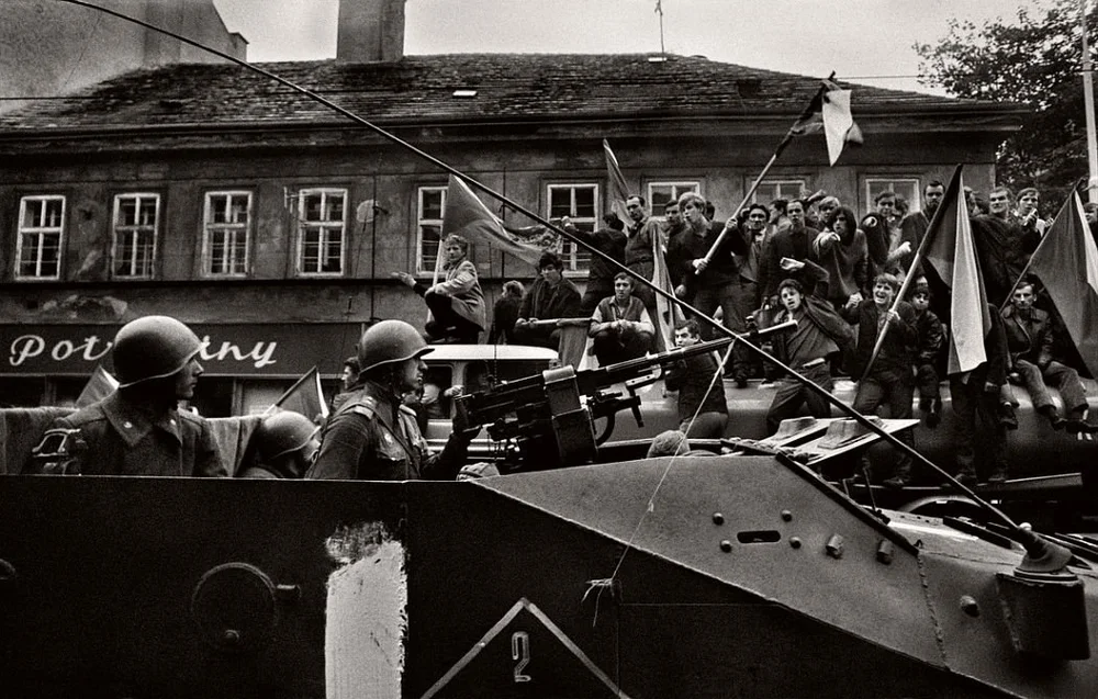 Prague.-Warsaw-Pact-tanks-invade-Prague.-21st-of-August-1968..jpeg