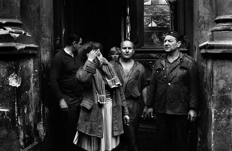 Josef-Koudelka-Invasion-1968-6.jpg