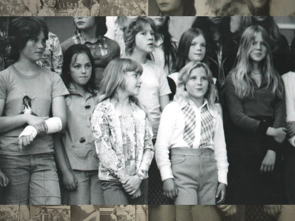 Innocence-Despair-1970s-school-children-sing-Bowie-Beach-Boys-Beatles-and-Eagles-Dangerous-Minds-01-1024x768.jpg