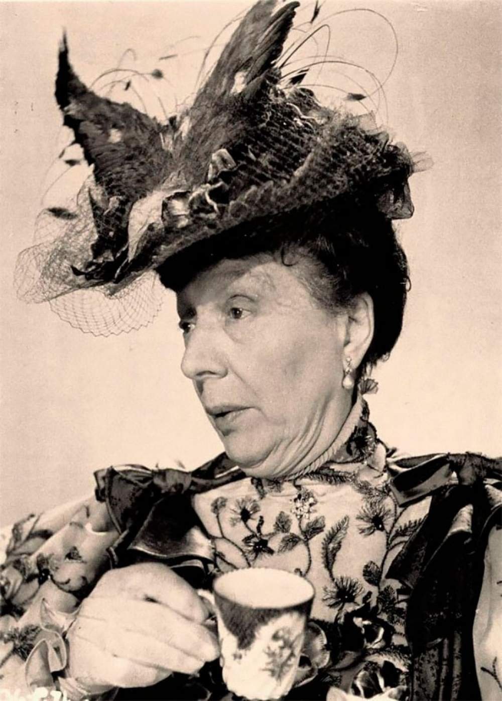 A finales del siglo XIX, la moda victoriana puso animales disecados en los sombreros, sobre todo pájaros