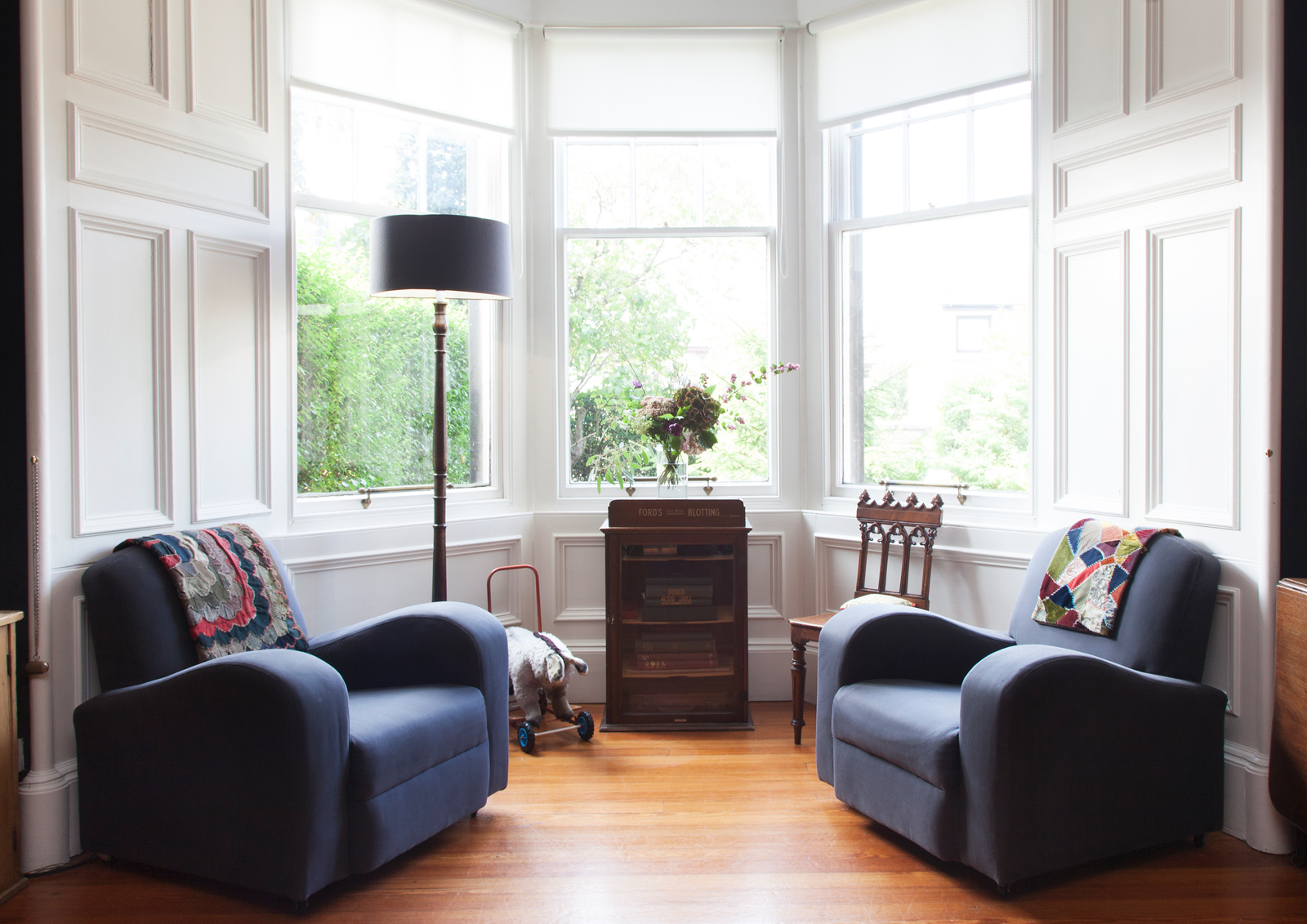 Living room windows in Farrow &amp; Ball Pointing/Photo: Susie Lowe