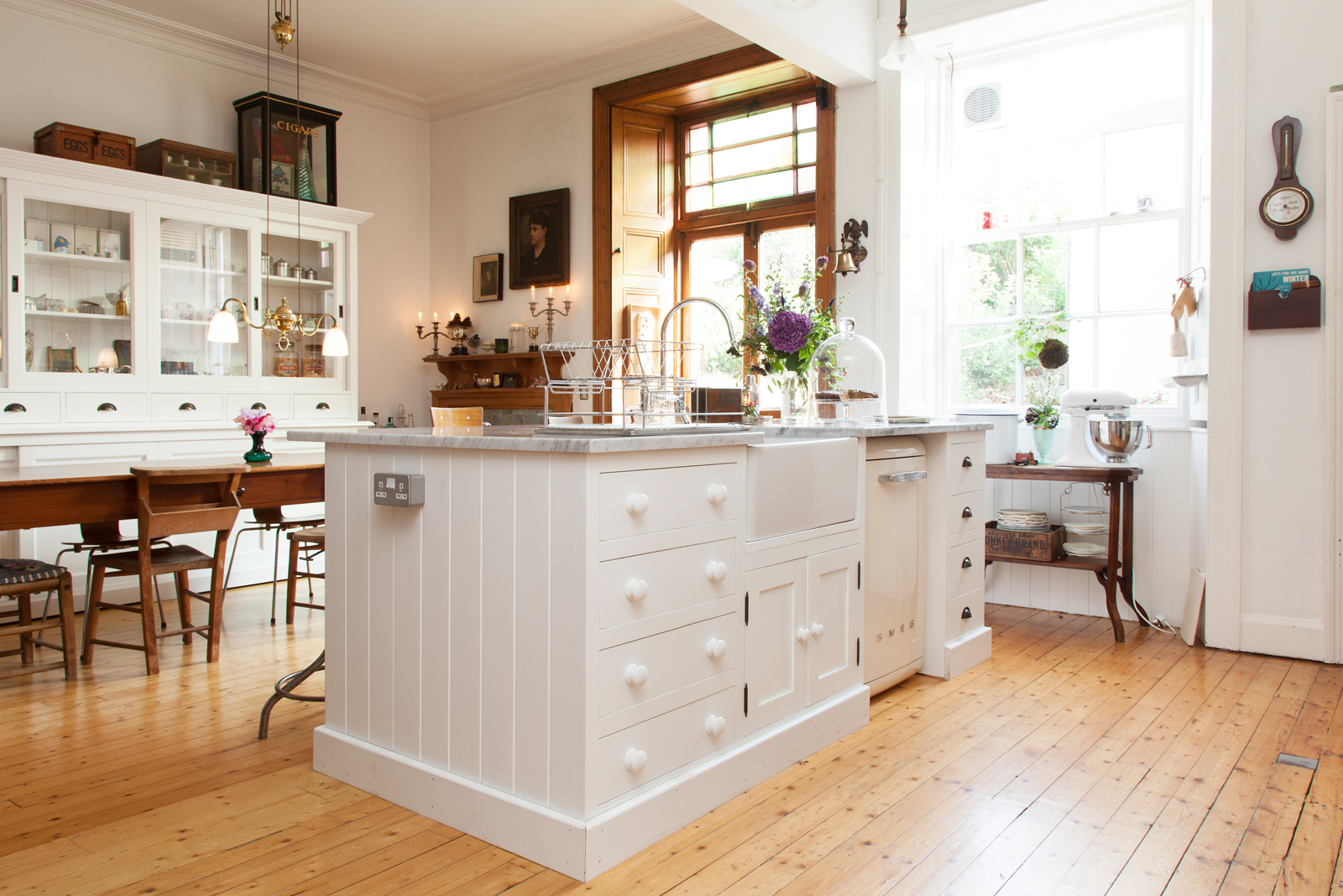 Grainne knocked through between the kitchen and dining room to create this welcoming space/Photo: Susie Lowe