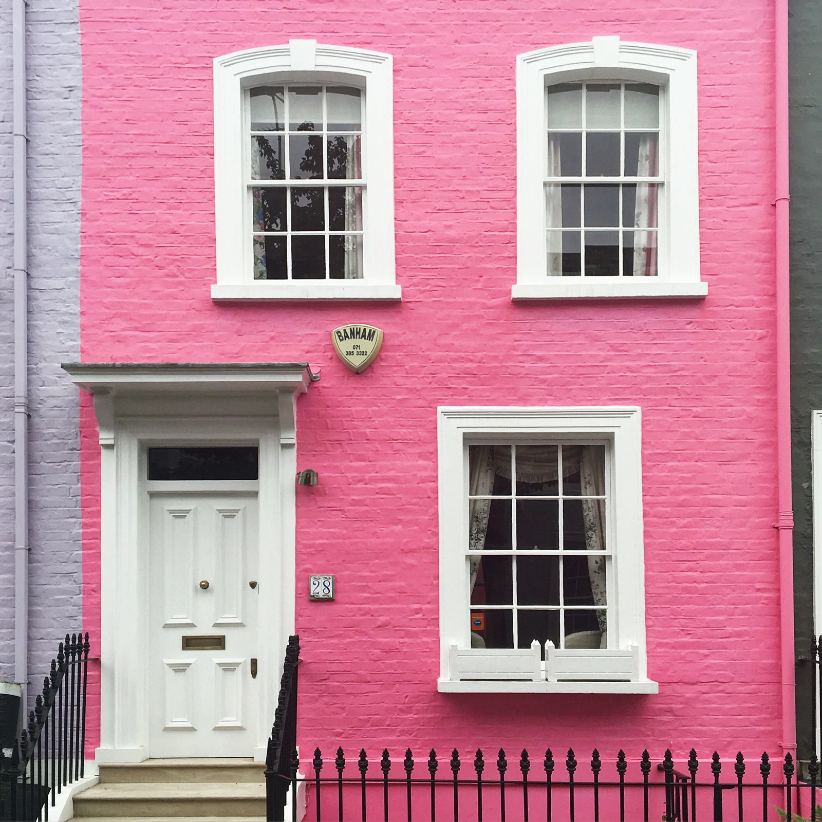 A pink house in London/Photo: Susie Lowe