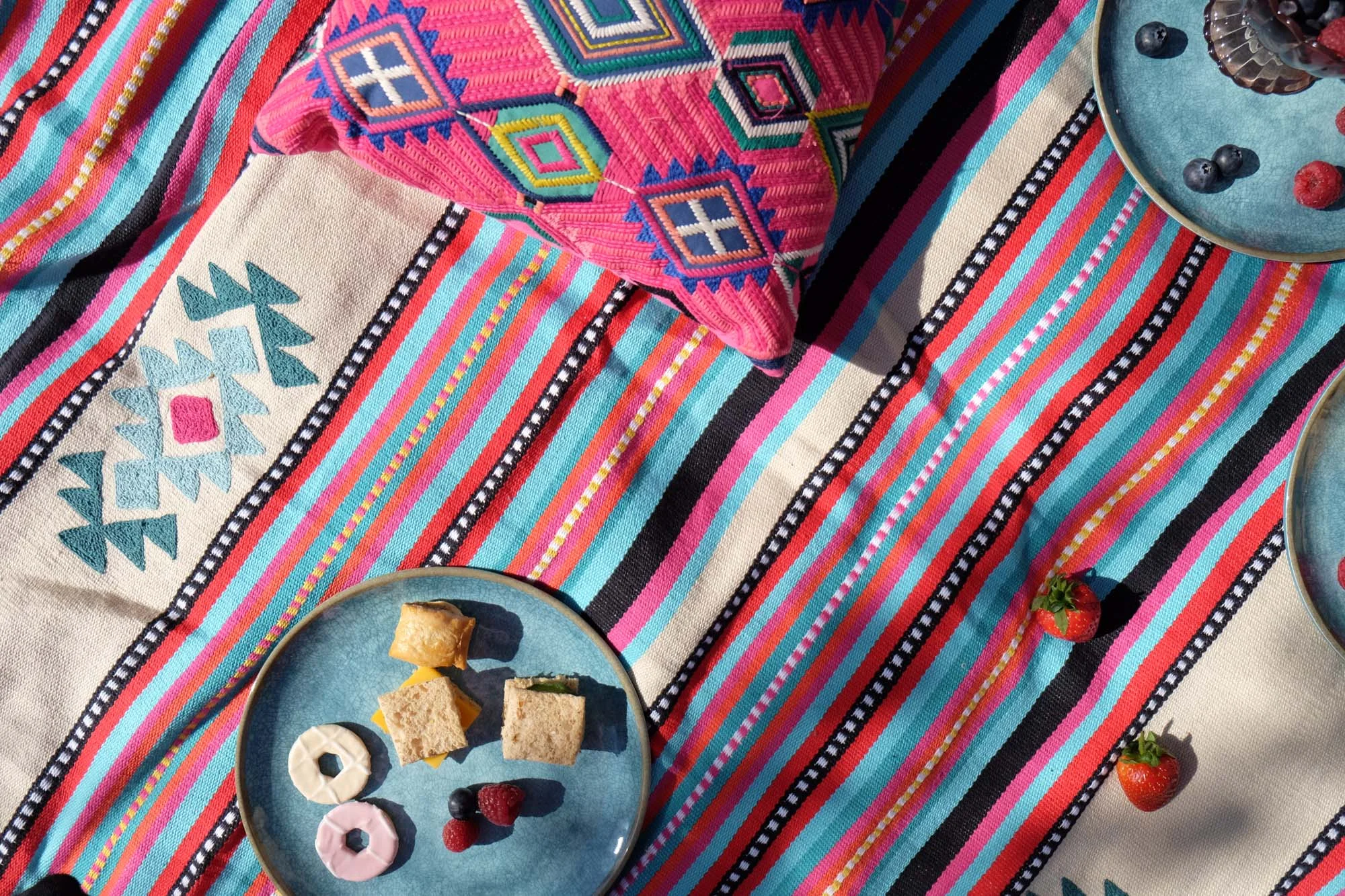 Marks & Spencer Peru design throw