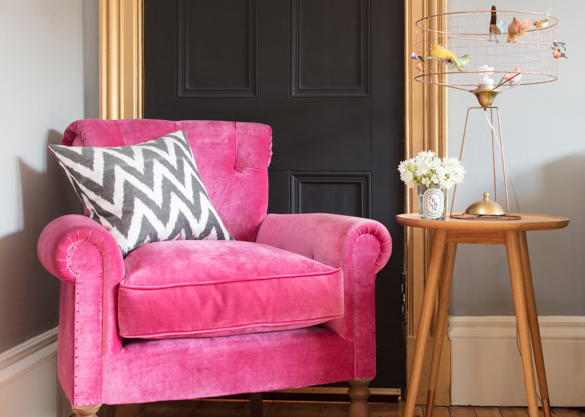 Blackboard paint, gold doorframe (and of course a splash of pink) in the Edinburgh Pink House/Photo: Susie Lowe