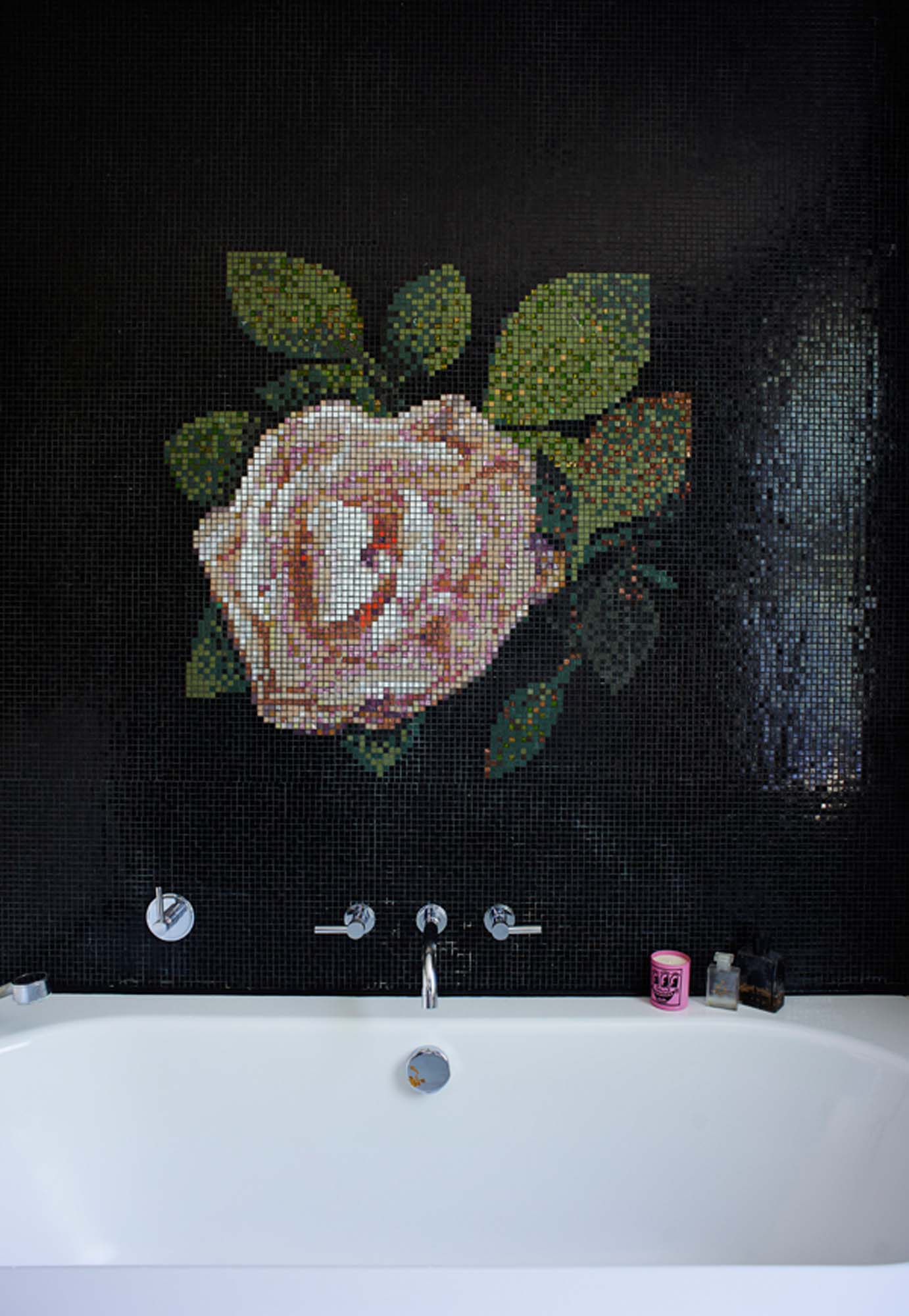 The flower mosaic in Zoe's bathroom