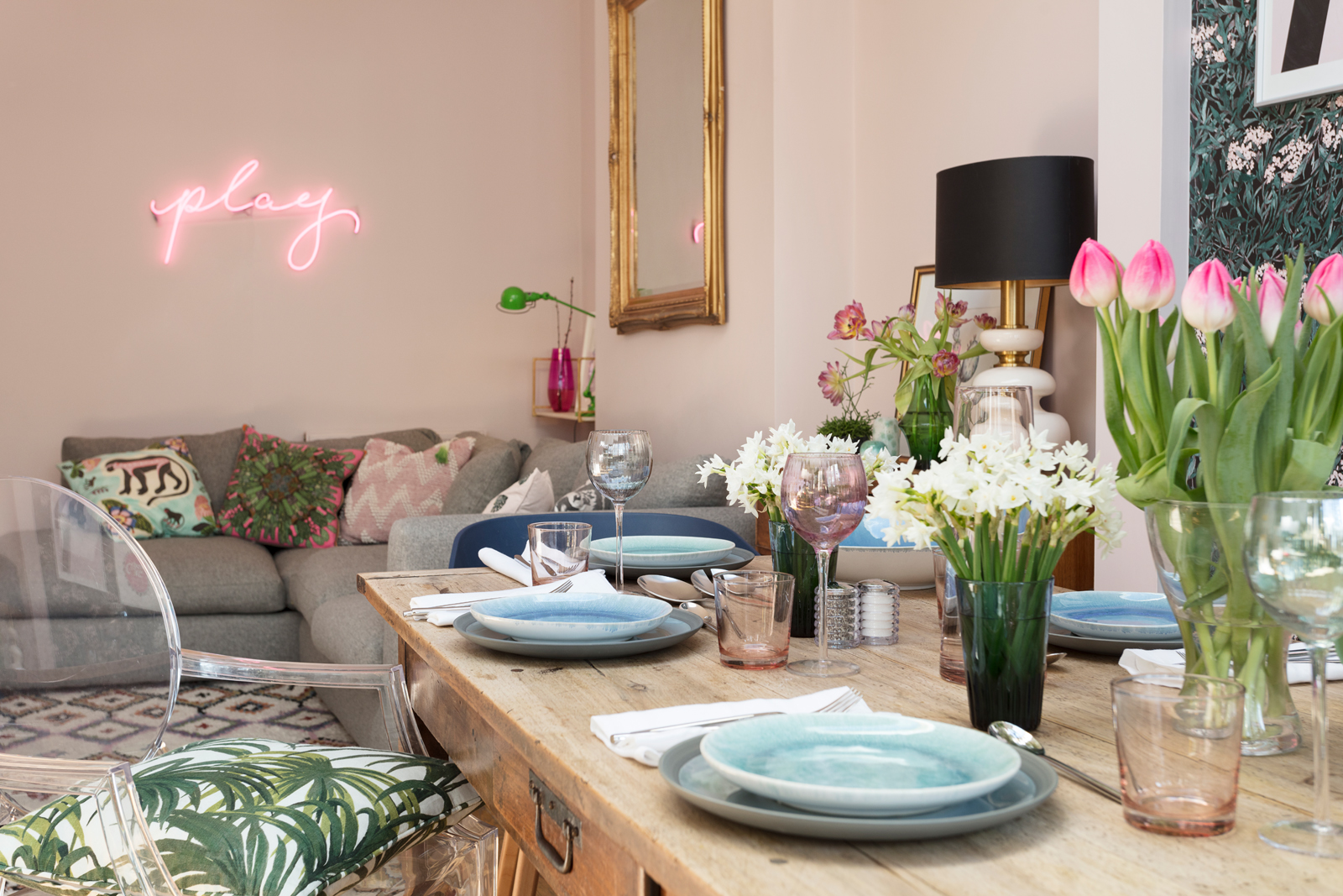 Spring has sprung in The Pink House dining room/Photo: Susie Lowe