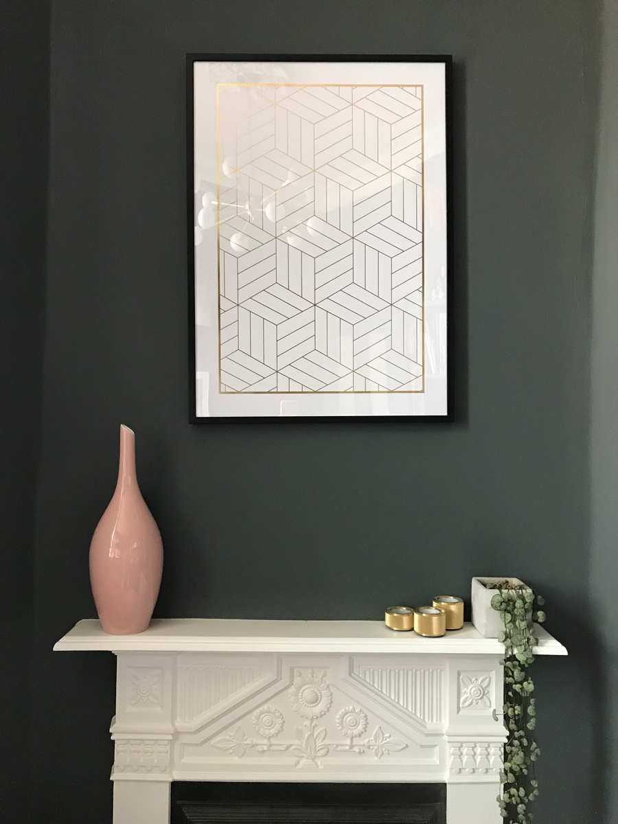 Manteldecor and how to hang art at home
