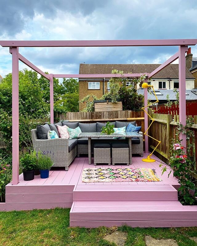 💖PINK DECK DEBUT!💖
Who needs foreign holidays? 😬 If you&rsquo;re looking for me this summer I&rsquo;ll be chilling out here with socially distanced friends and a bottle of pink fizz, ignoring small person pleas for &lsquo;just one more ice cream&r