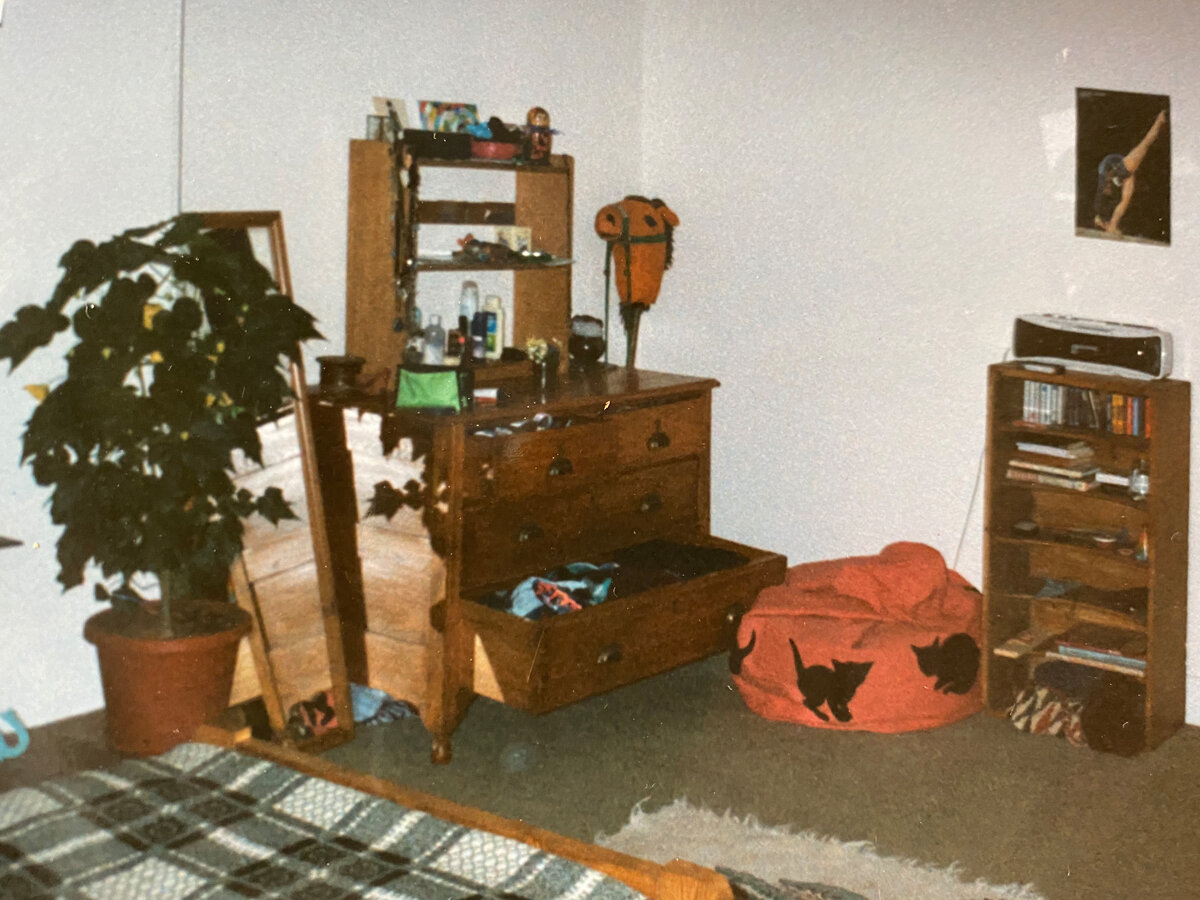 My 90s early-teens bedroom decor