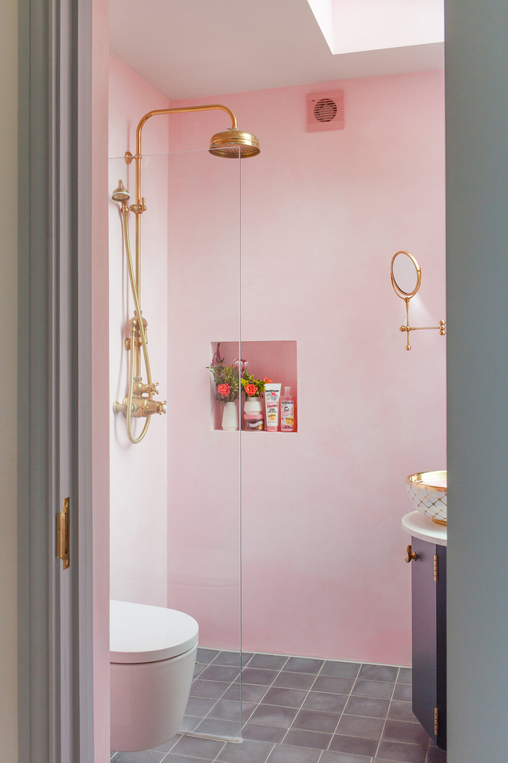 Pretty pink bathroom.jpg