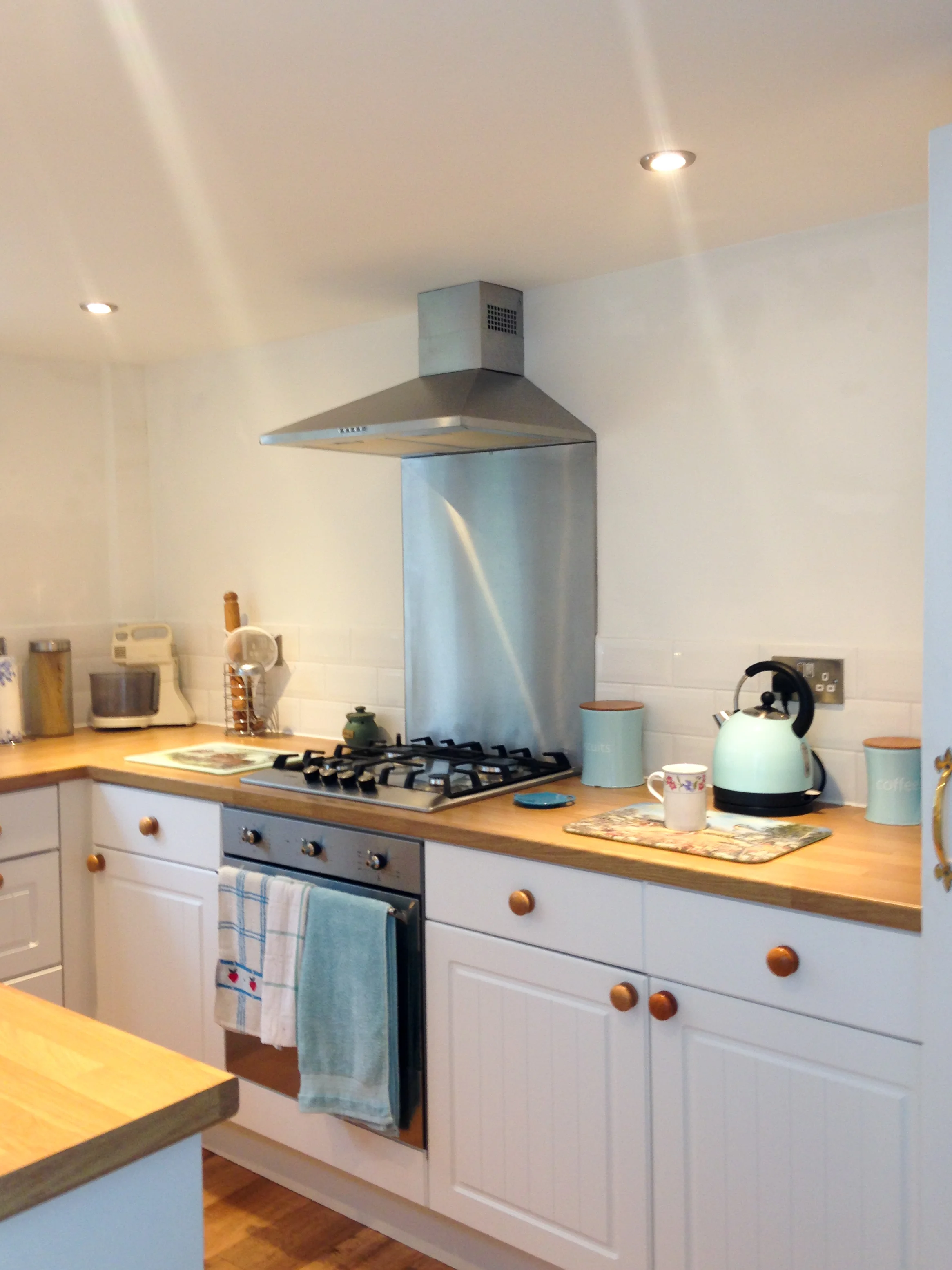 Kitchen fitter, Kitchen Installer, and advice on kitchen design in Exeter.
