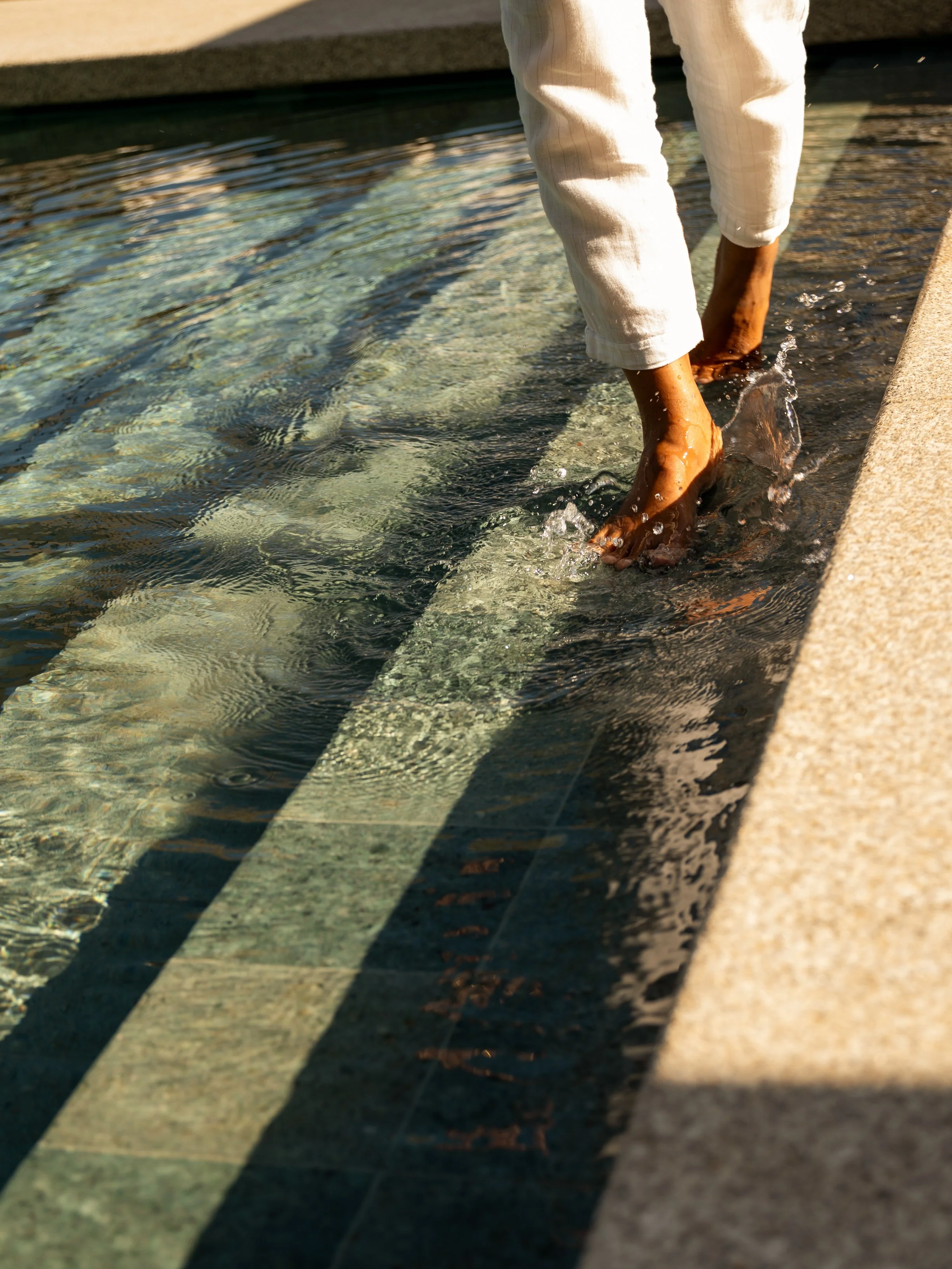 MSCAR_Lifestyle_Pool_WhatTheFox-0059.jpg