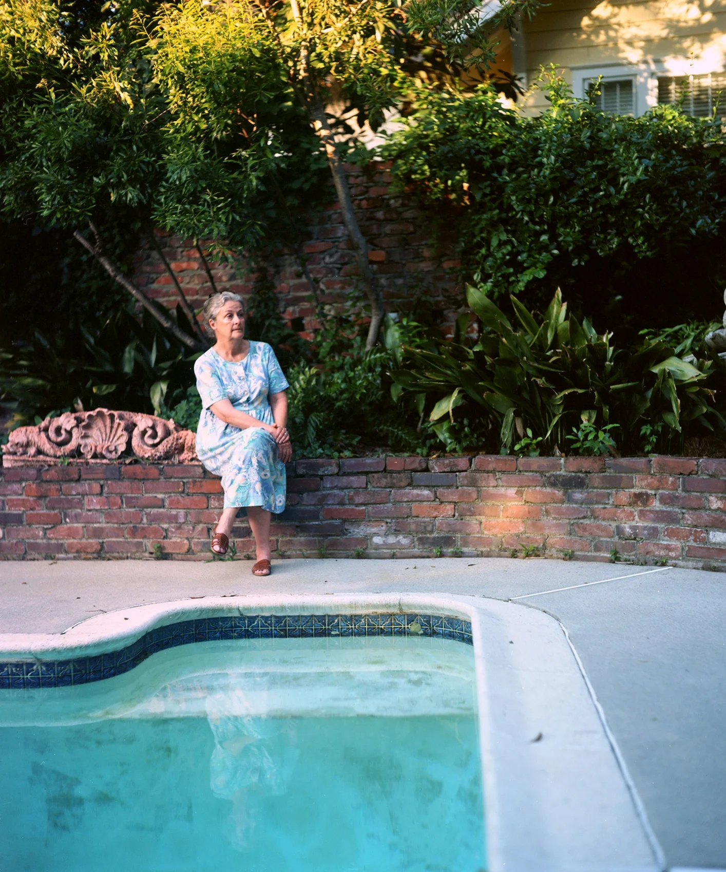 Kaye, Poolside