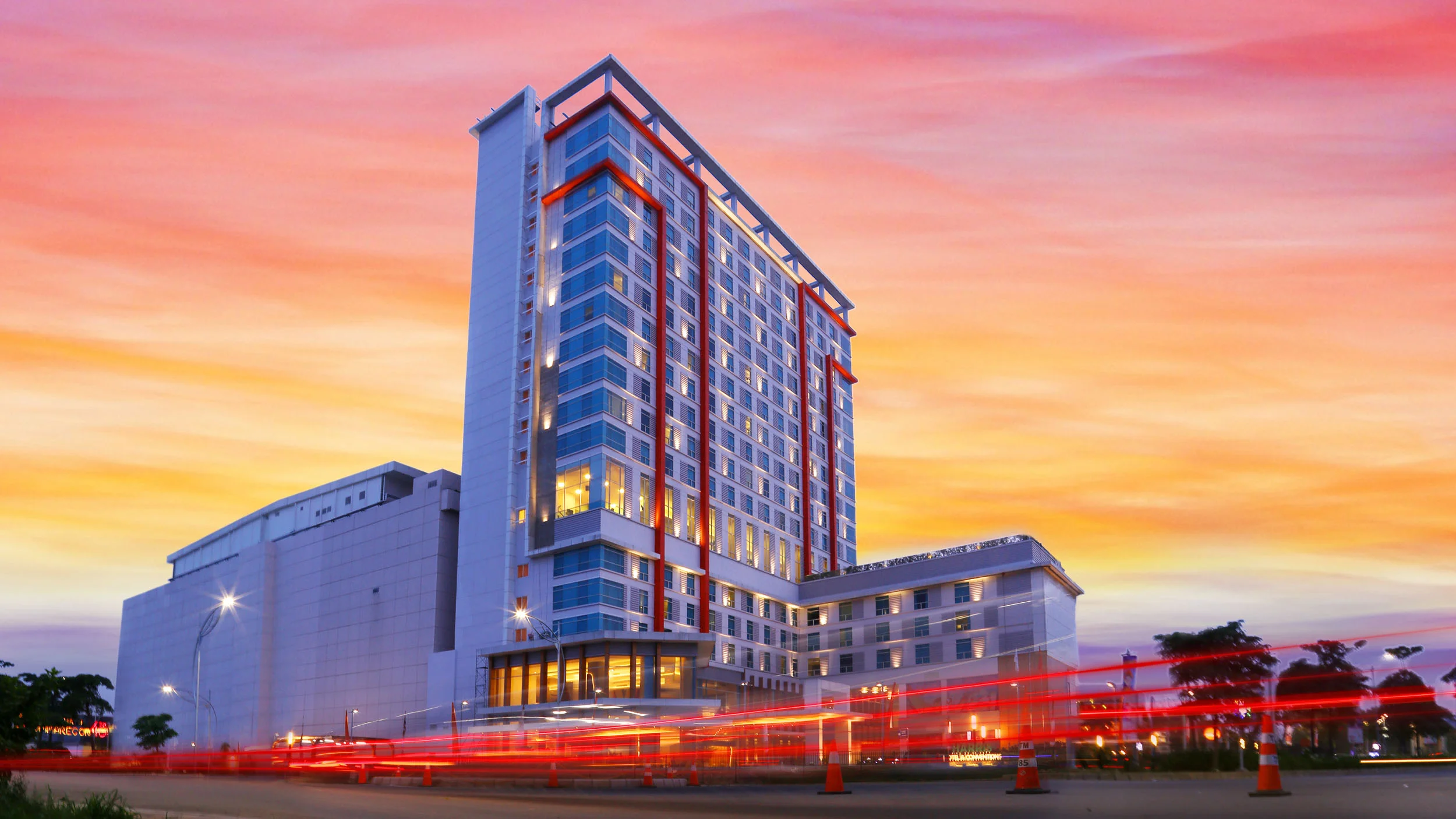 SUMMARECON BEKASI HARRIS HOTEL