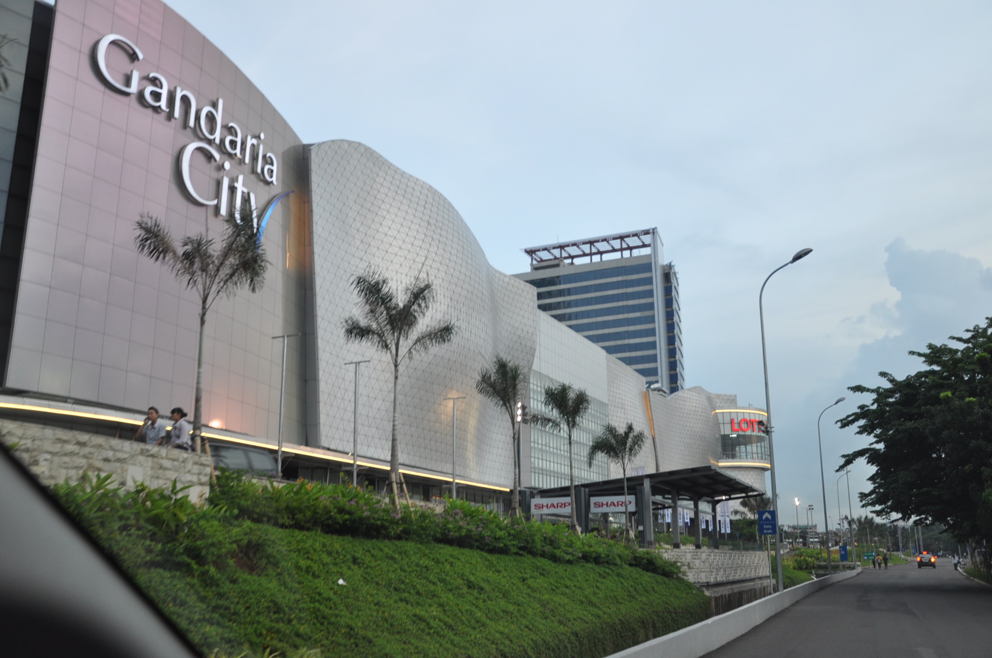 Gandaria City 01.JPG