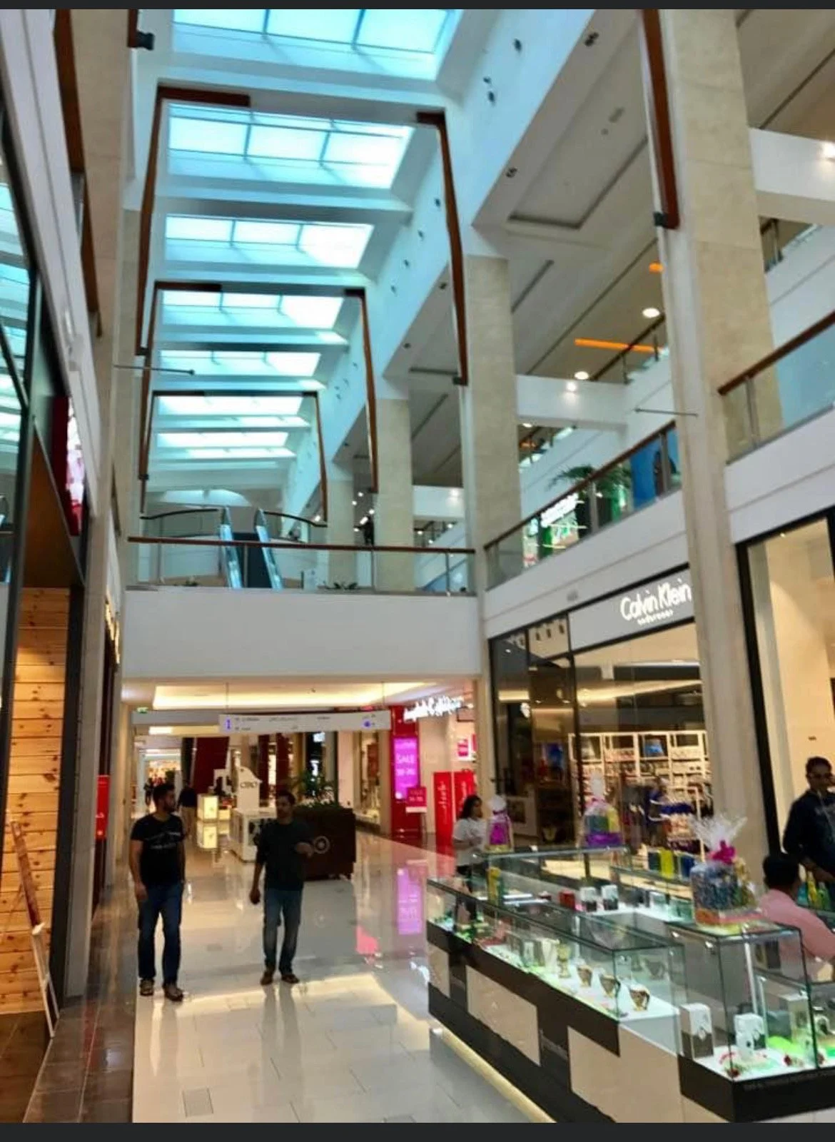 CADIZ-BURJUMAN-MALL-09.JPG