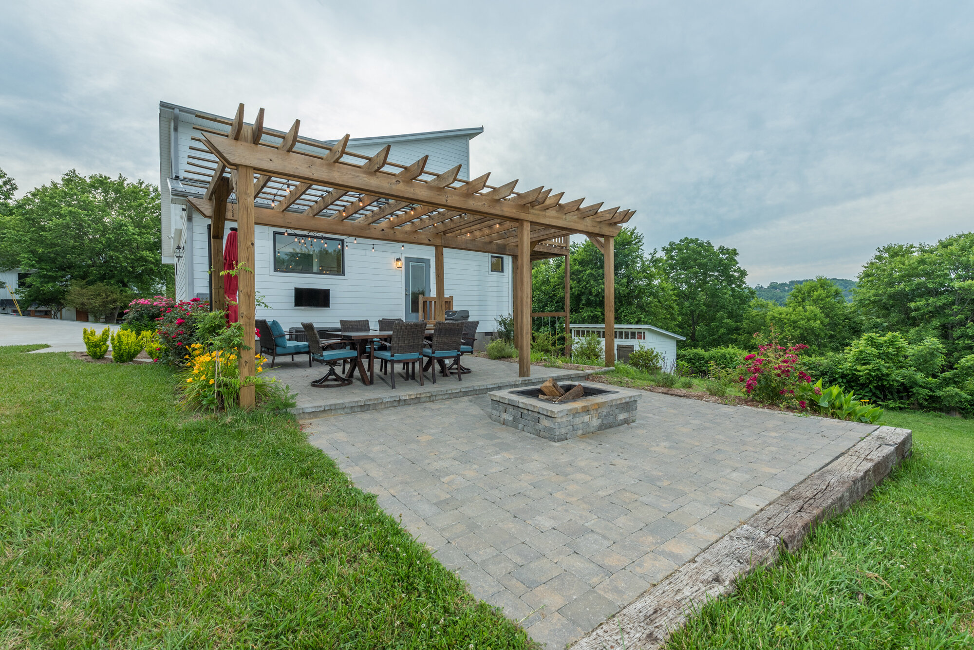 Brown Ave | SOLID ROCK BUILDERS LLC