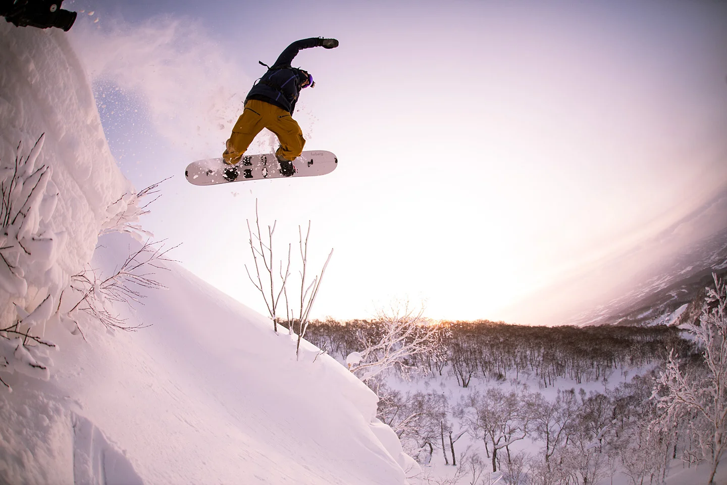 Sunrise-Japan-Splitboard-Victor-Heim.jpg
