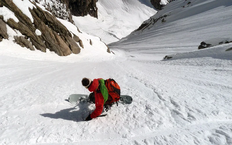 Capozzi-Descent-Snowboard-Pain-Sucre.jpg