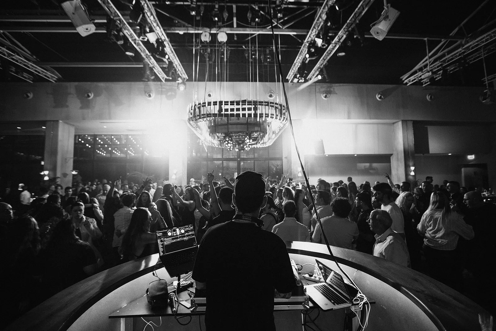 200 (71)_websize-2.jpg