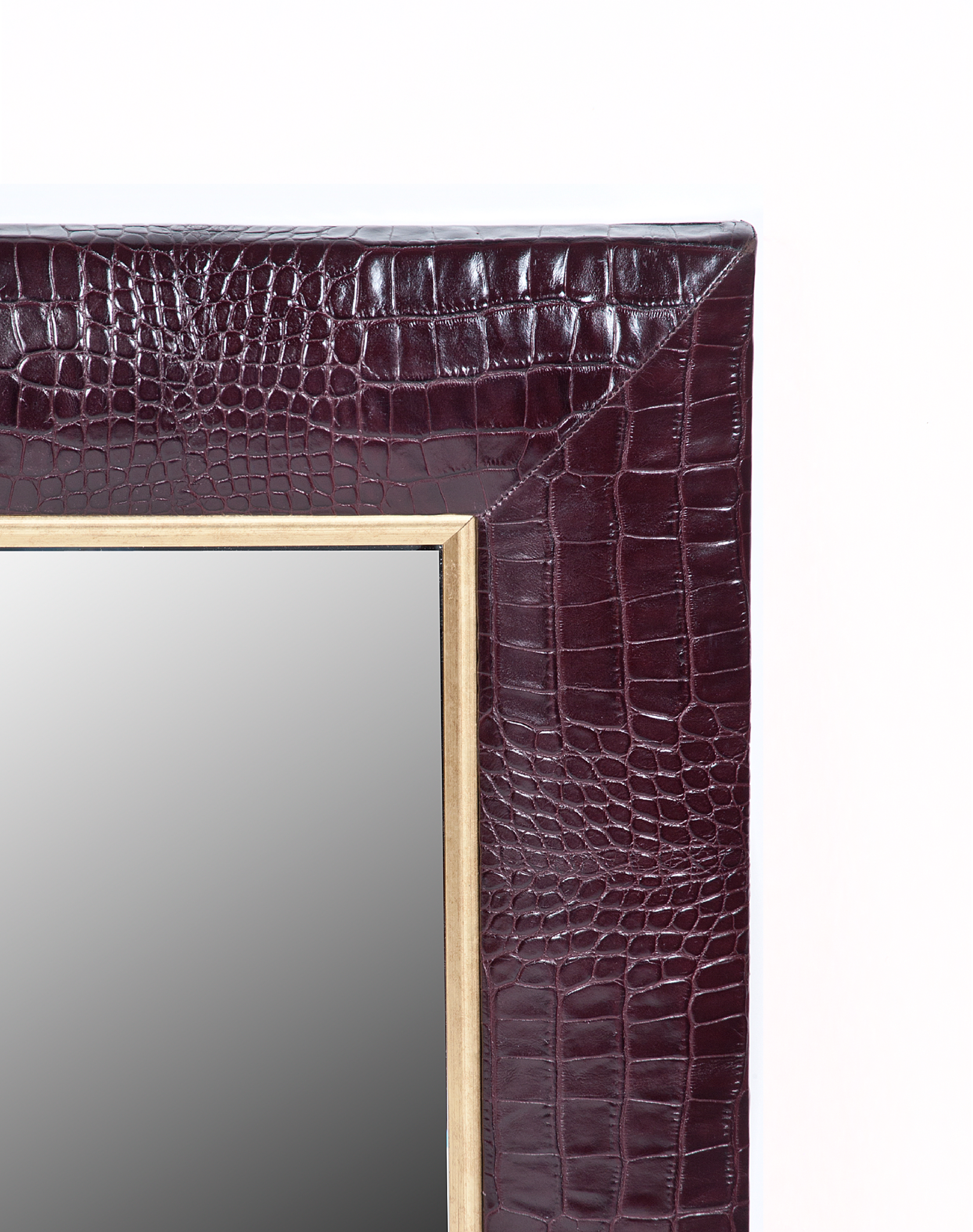KLASP_Mirror-Corners_Bordeaux.png