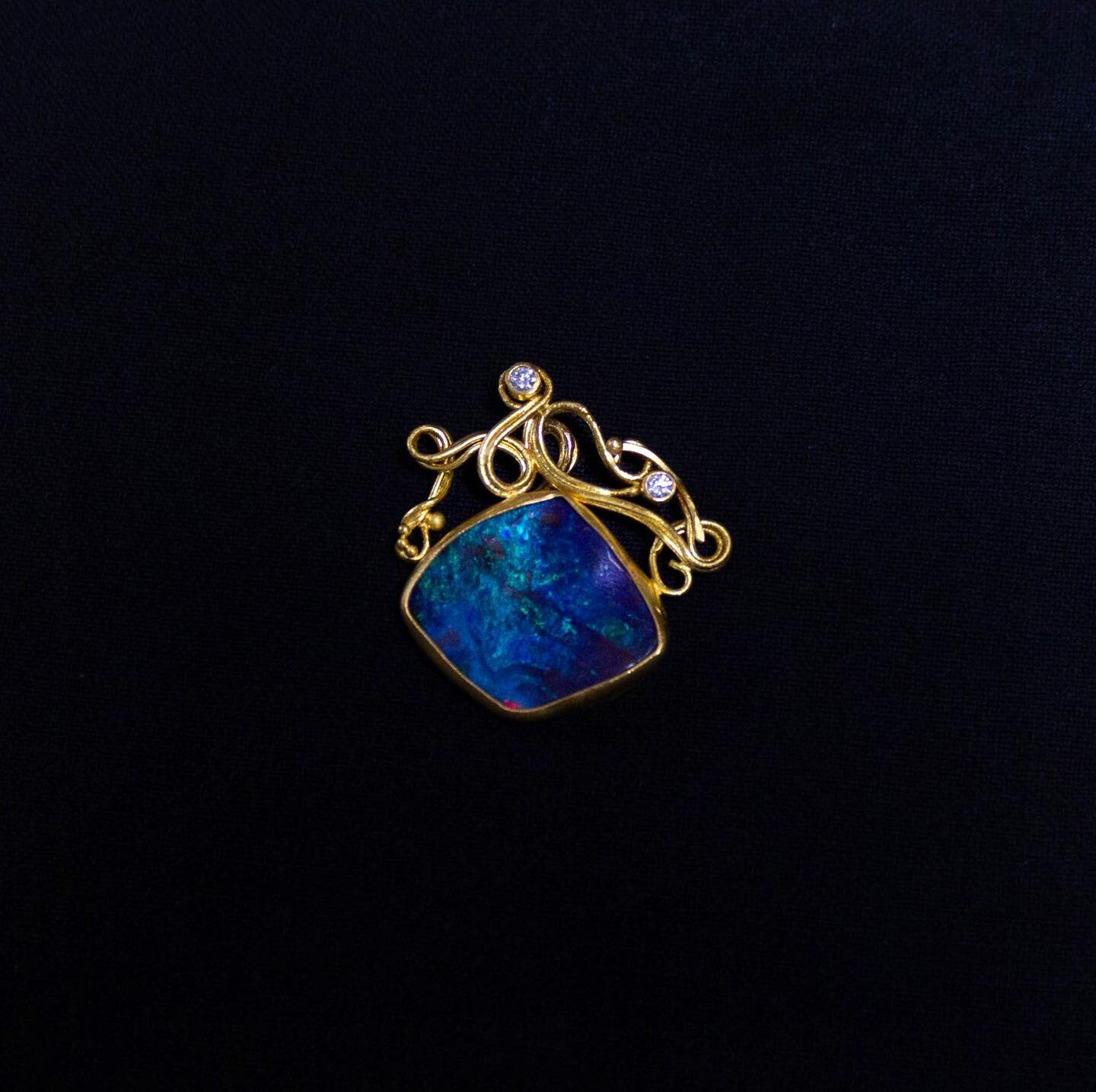 The newest 17.11 carat Boulder Opal photographed by the incredibly talented @claydavidsononsgard This piece was handmade and designed by Karen L. Davidson. Custom pieces available.
.
.
.
#karenldavidson #karendavidson #clay #claydavidsononsgard #opal
