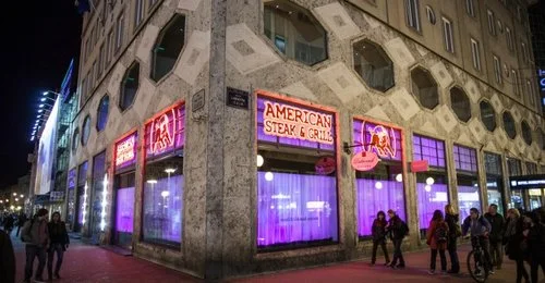 American-Steak-House-670x348.jpg