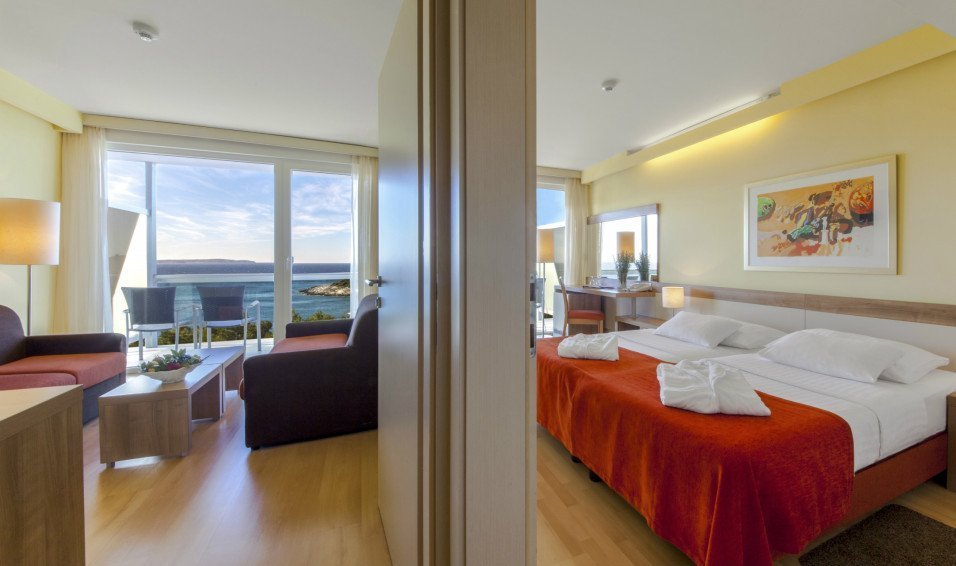aurora-rooms-suites-1.jpg