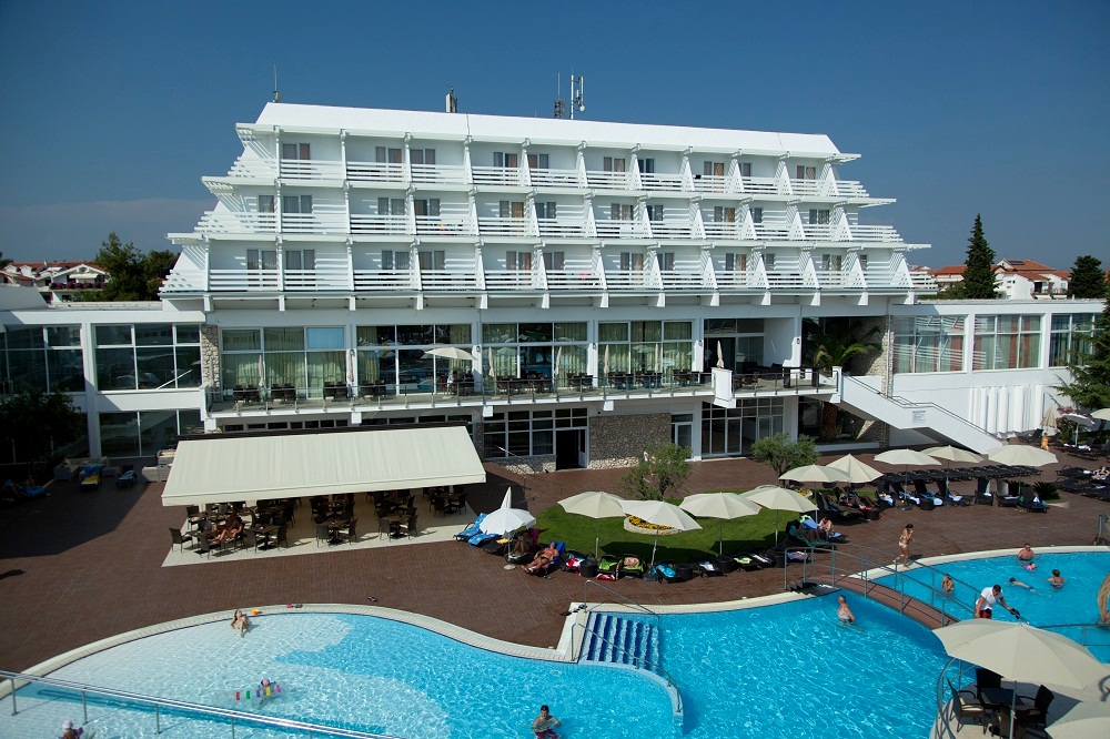 19. Olympia bird perspective- swimming pool.jpg