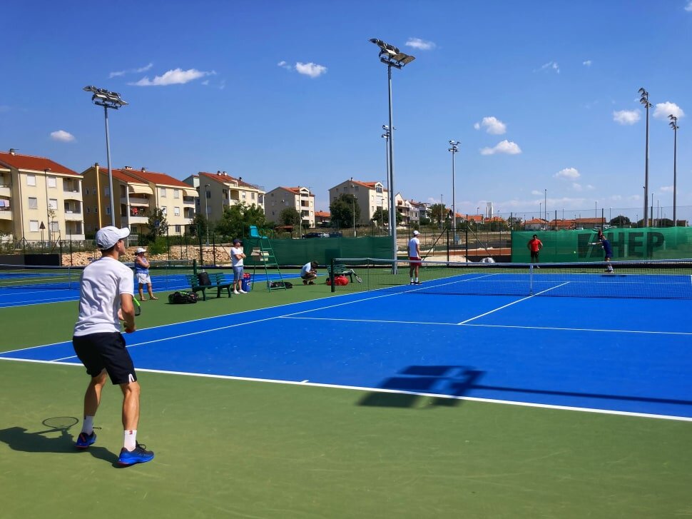 Borna Ćorić warm up session with Eliot Glaysher courtesy of Tennis Holidays Croatia in Zadar @ Športski centar Višnjik