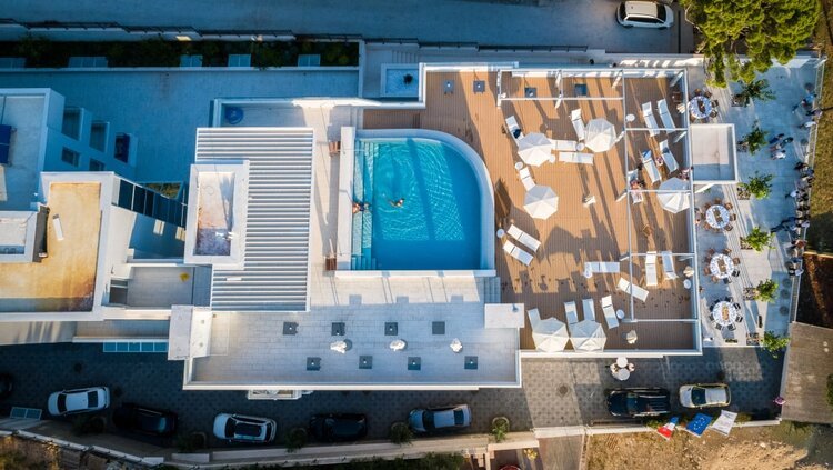 makarska-hotel-mirjam-rooftop-pool.jpg
