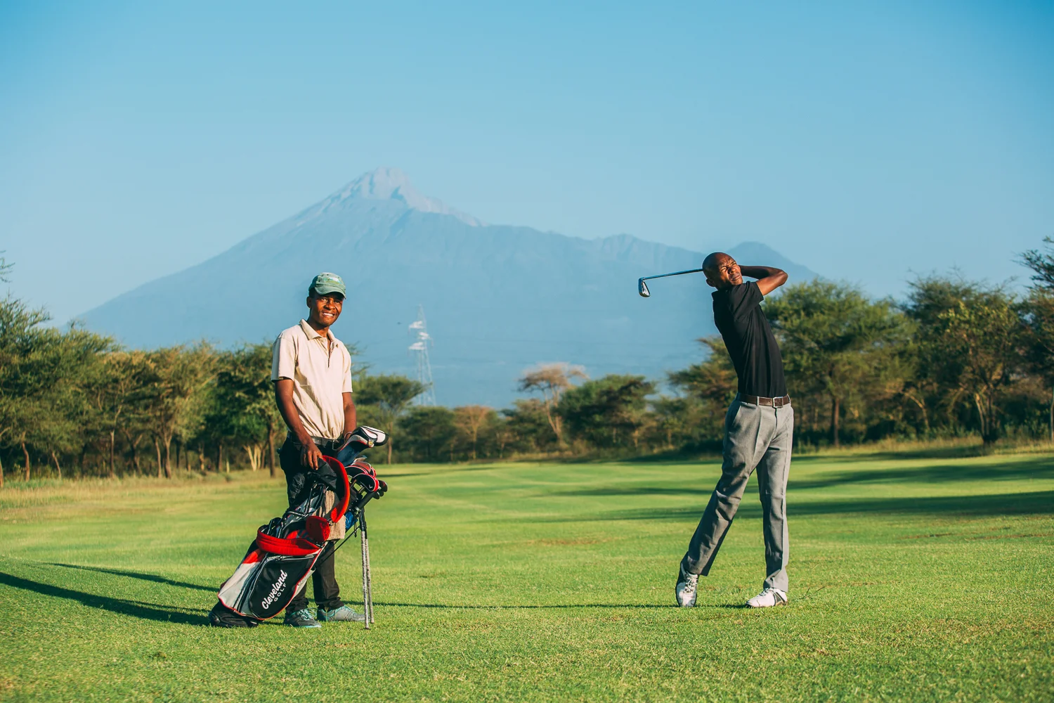 Mt Meru_Kiligolf_golfer.jpg