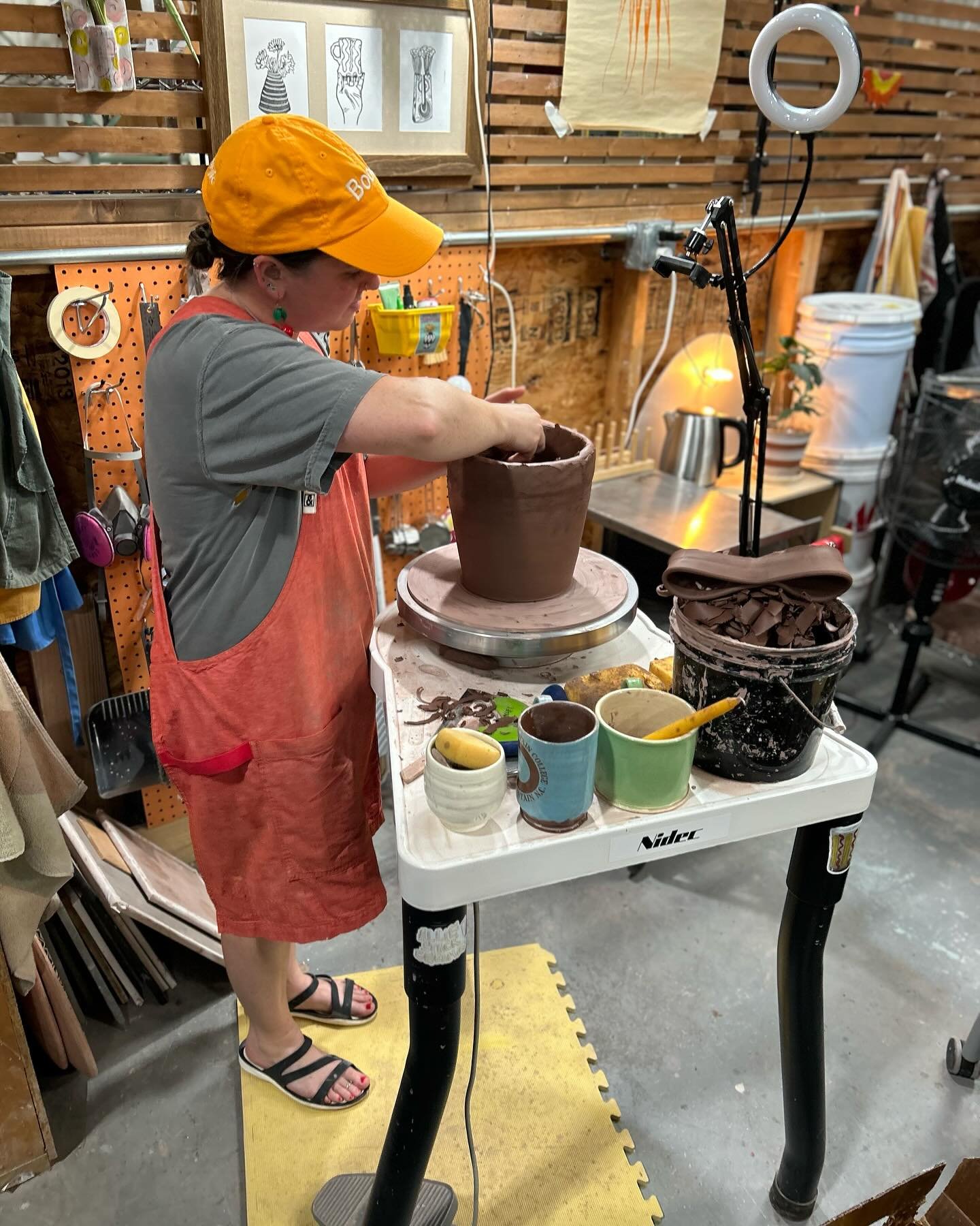🏺Working on making bigger pots! Stay tuned to see how they turn out! 🏺 

#bigpots #coilthrowing #shimpowheel #claykingceramics #828isgreat #riverartsdistrict #riverartsdistrictavl #asheville #ashevillenc #local #shopsmall #shoplocal #artist #potter