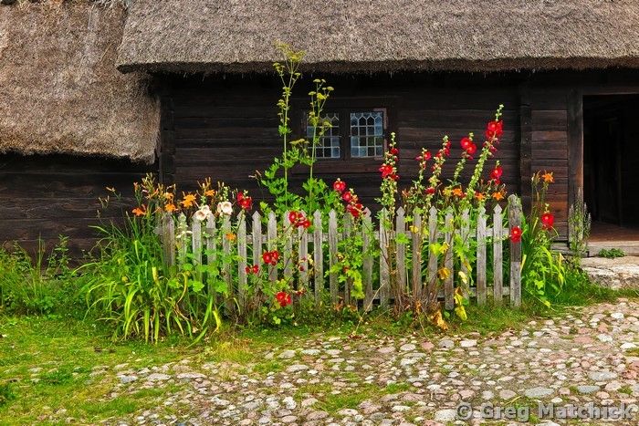 Thatch Roof Cottage and Garden in Sweden