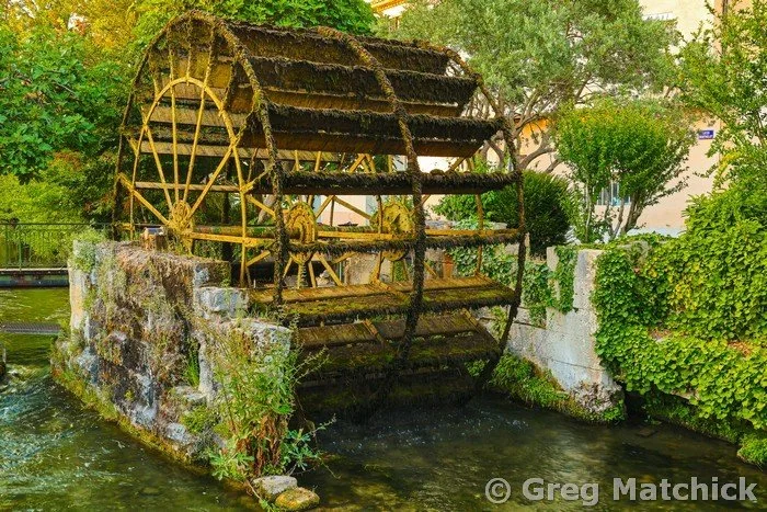 Water Wheel In Isle Sur La Sorgue 2