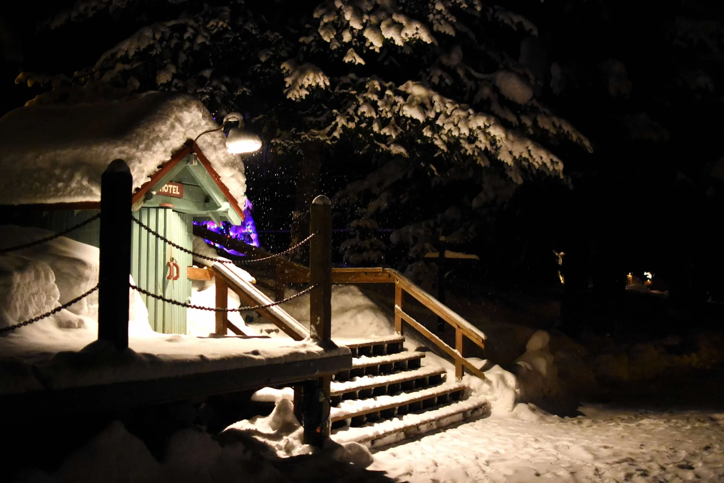 12 DEC 20171224_HotelSnow_HannahLauber.jpg