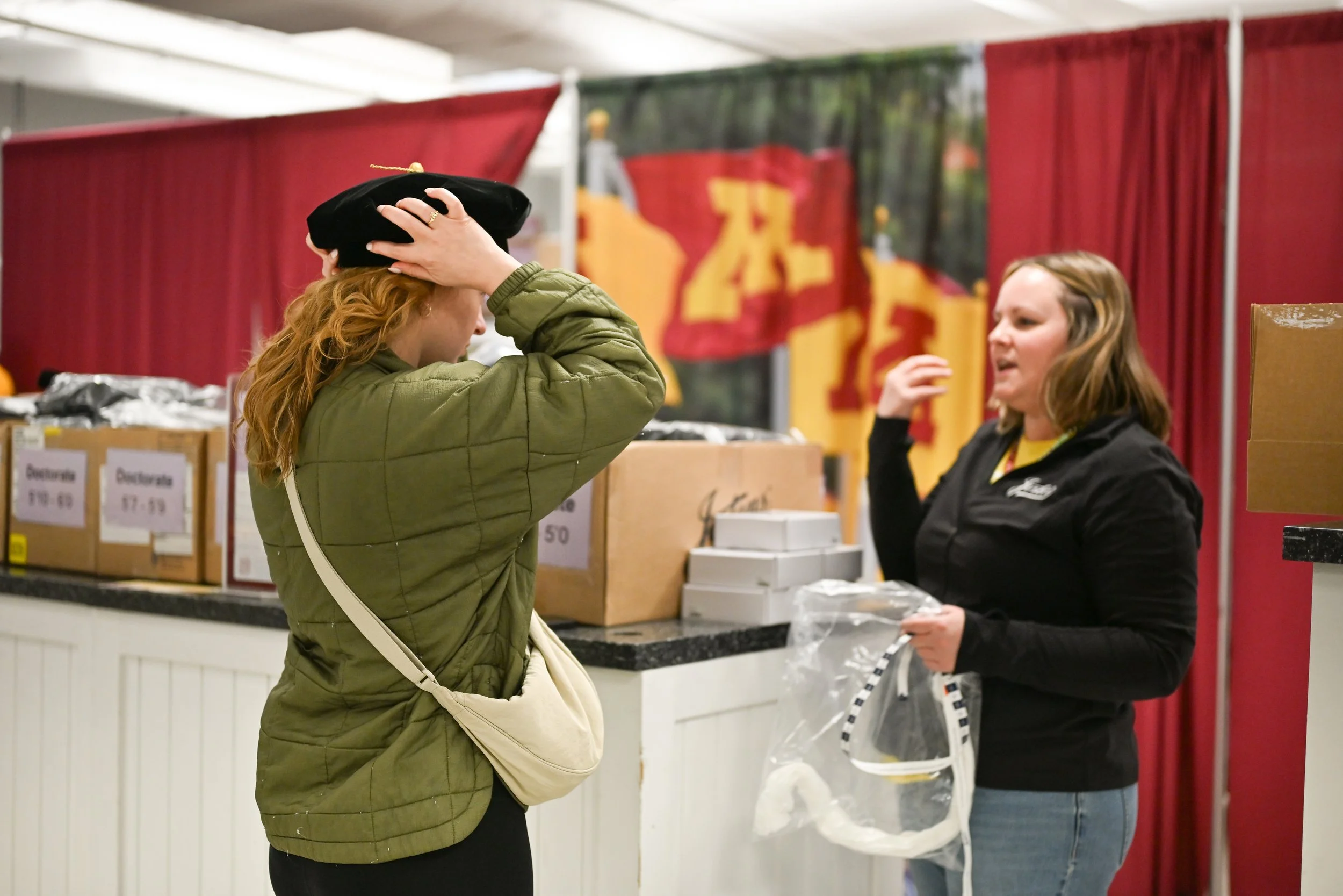 20260326_BookstoresGradFest4546_HannahLauber.jpg