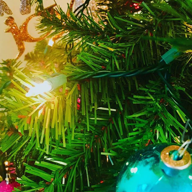 Joy.⠀
.⠀
.⠀
.⠀
#holidays #christmas #holidayseason #christmastree #ornaments #chritsmalights #joy #decoration #decorations #green #celebration #glow