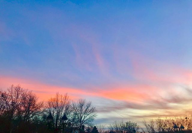 Wispy clouds turned orange as the sun sets.⠀
.⠀
.⠀
.⠀
#sunset #autumn #evening #sky #MDinFocus #Maryland #dusk #fall #trees #silhouette #outdoors #nature #light #sundowns #orange #blue #clouds