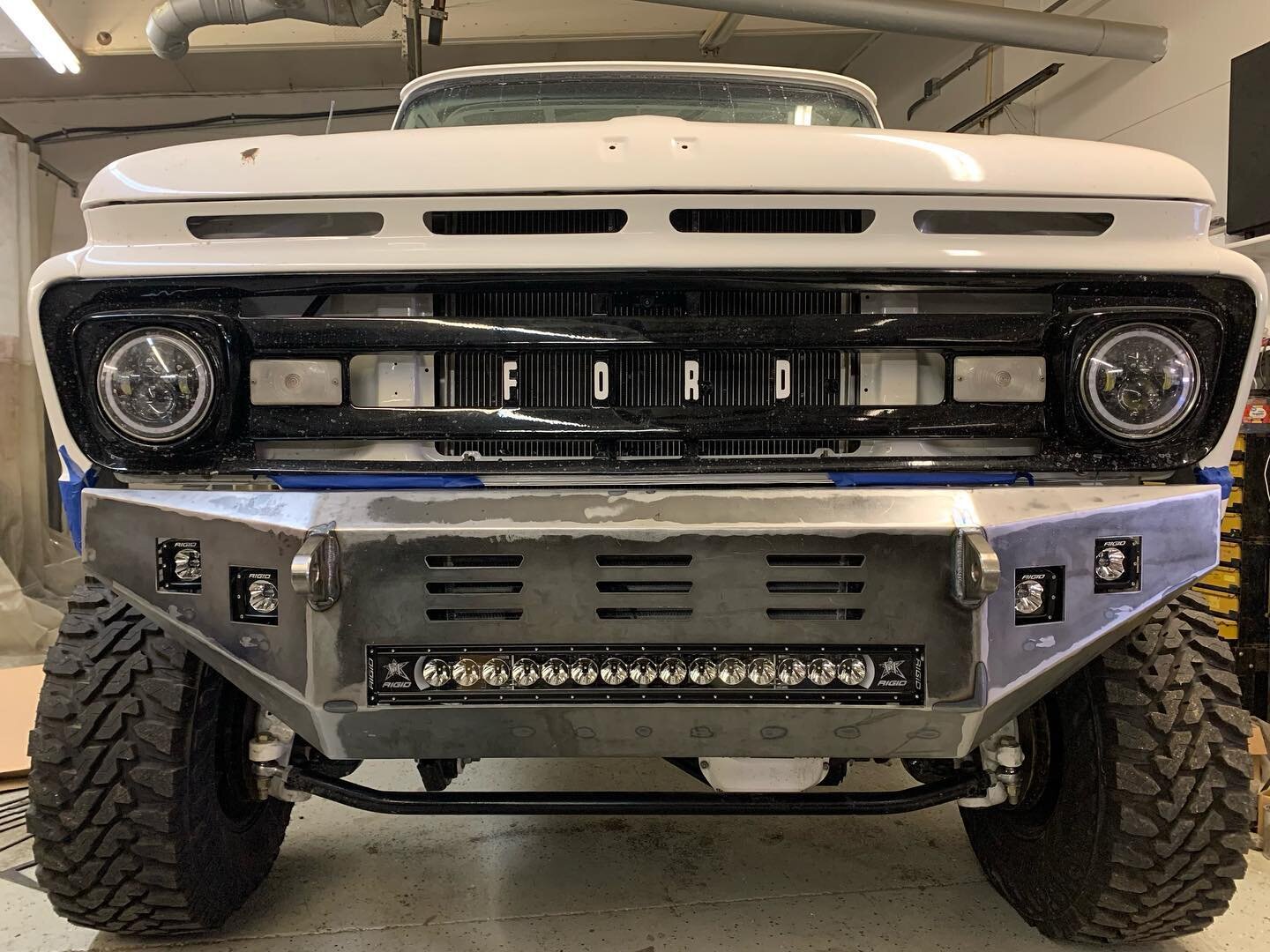A custom front bumper I just finished up. It&rsquo;s got some @ballisticfab clevis mounts and it&rsquo;s sporting some @rigidindustries pods and light bar. #cncplasma #rigidindustries #ballisticfab #jdsquared #hypertherm #powermax85 #tigweld #migweld