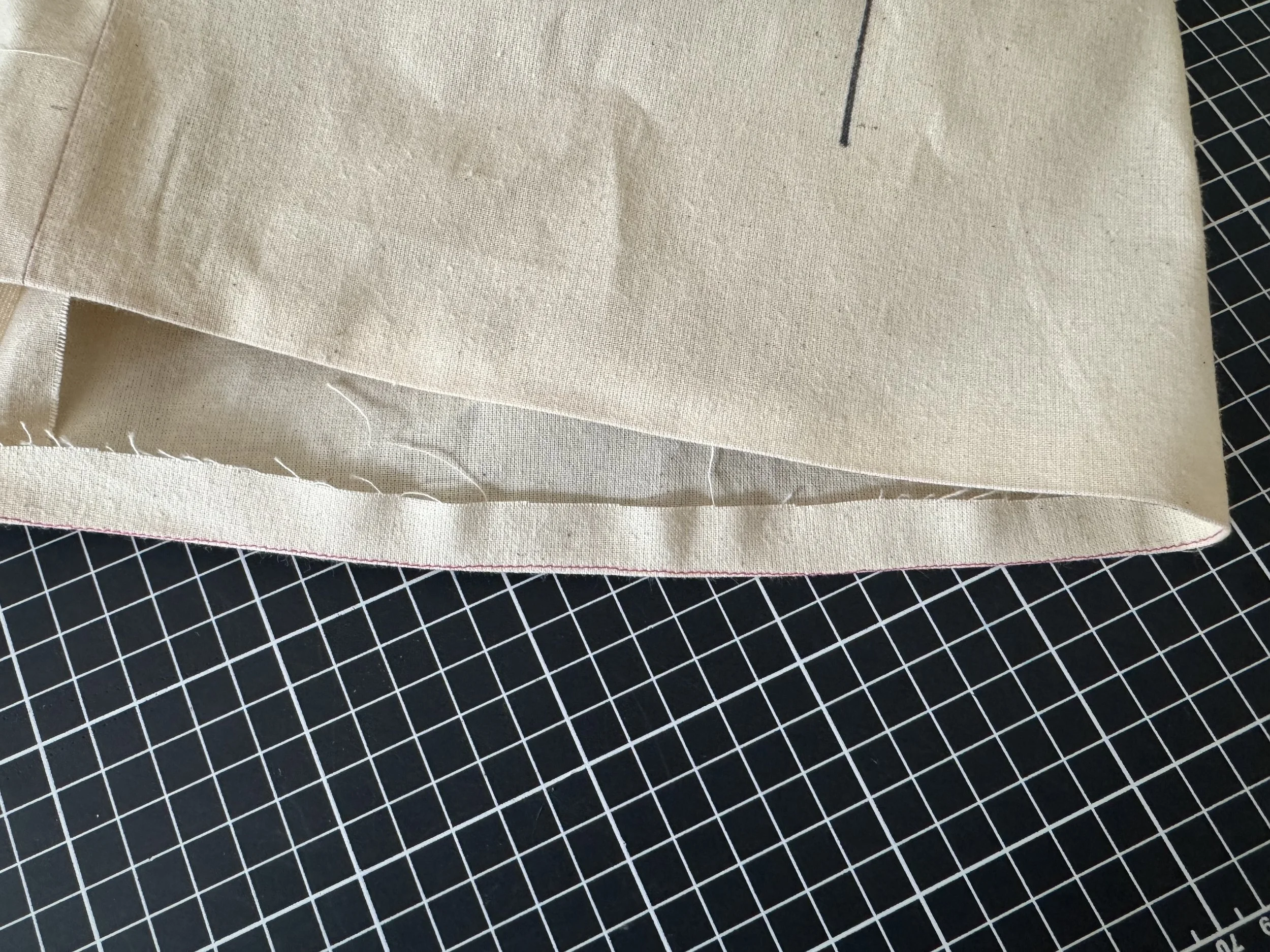  Fold and press the stitch line to the inside. 