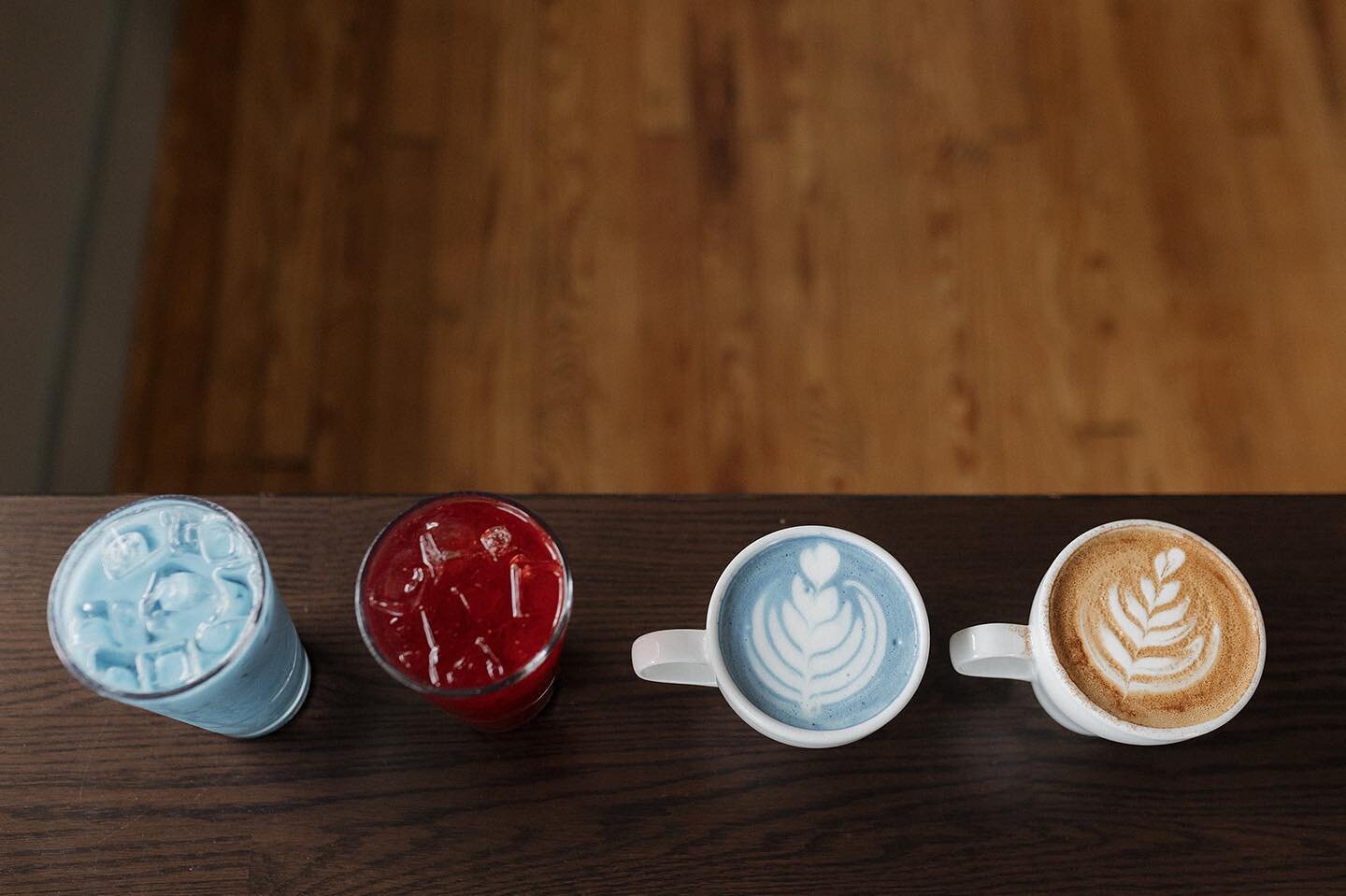 Ahhh yes&hellip; a delicious drink lineup! Blue Butterfly Tea Lattes, Mixed Berry Iced Tea, &amp; a Pumpkin Spice Latte! We&rsquo;d love to know which drink is your go-to (doesn&rsquo;t have to be pictured)?