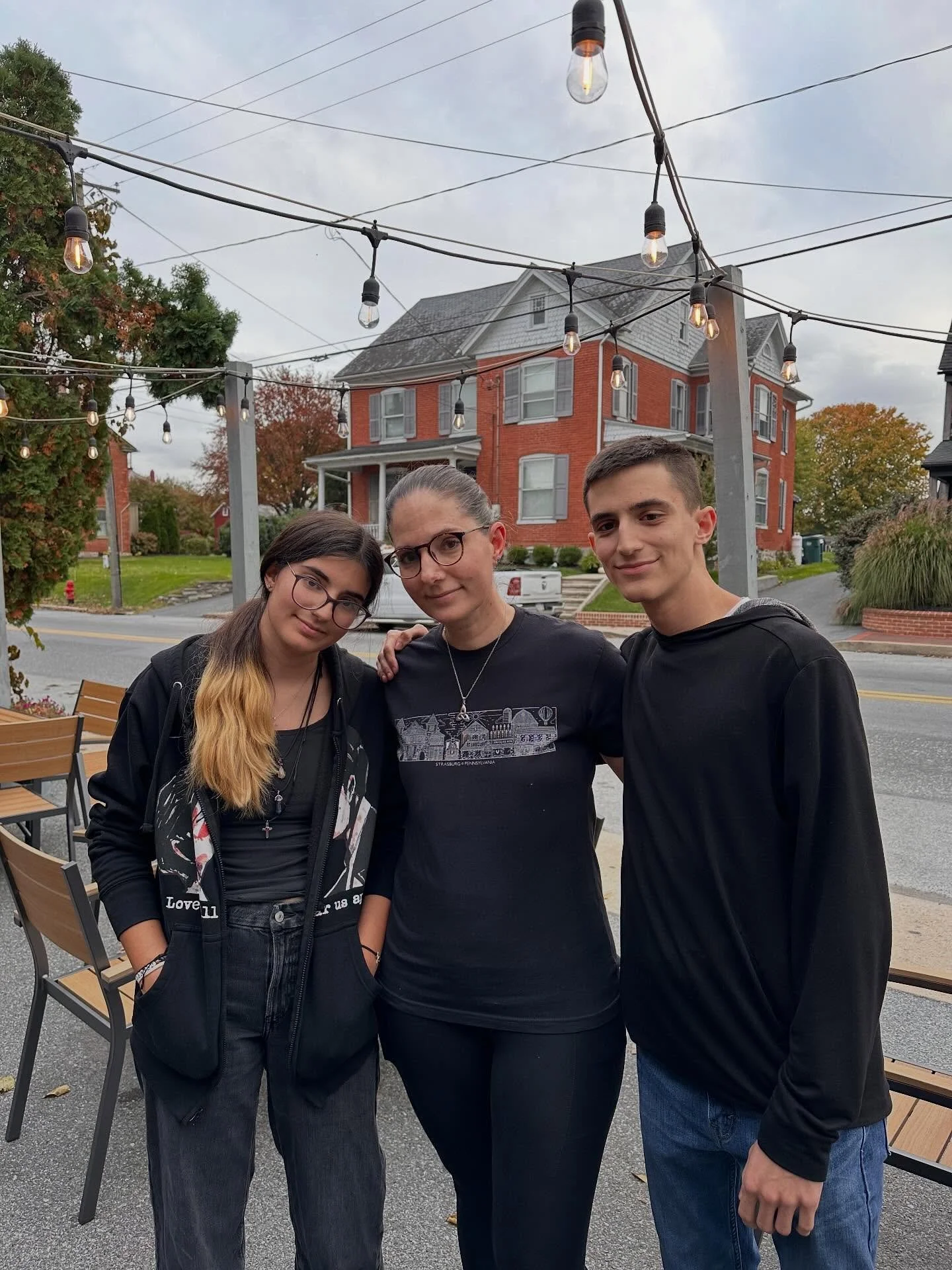 Meet the Team - family edition! 

Meet Sara and her twins Carlos and Ava. When at the Hen you&rsquo;ll find Sara commanding the expo room, Ava running your food out to you, and Carlos doing an amazing job on Cash! 

Some favorites on the Hen menu are