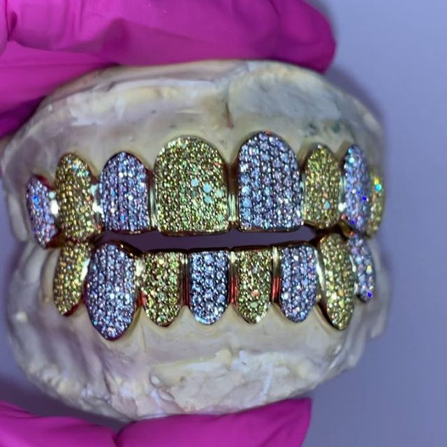 🥛+🍯
&mdash;
14k | Yellow + White Gold | Top 8 + Bottom 8 | Yellow + White Diamonds | For @zhaire_smith
&mdash;
Come thru @thegoldgodsfairfax to get molded up for your Grillz!
&mdash;
DM or email me for pricing + inquiries: 411@christycash.com