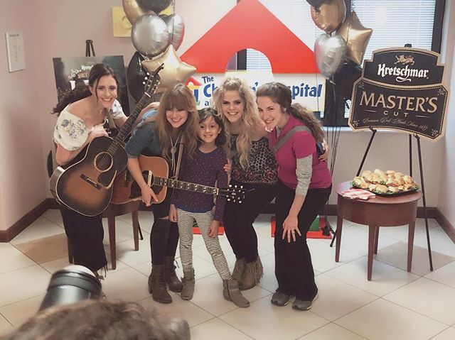 So thankful to @kretschmardeli for bringing @ruthiecollinsmusic &amp; @kelleighbannen &amp; me back to @tristarchildrenshospital to perform a special concert for patients, guests and staff. We had the most inspiring afternoon with these kids and fami