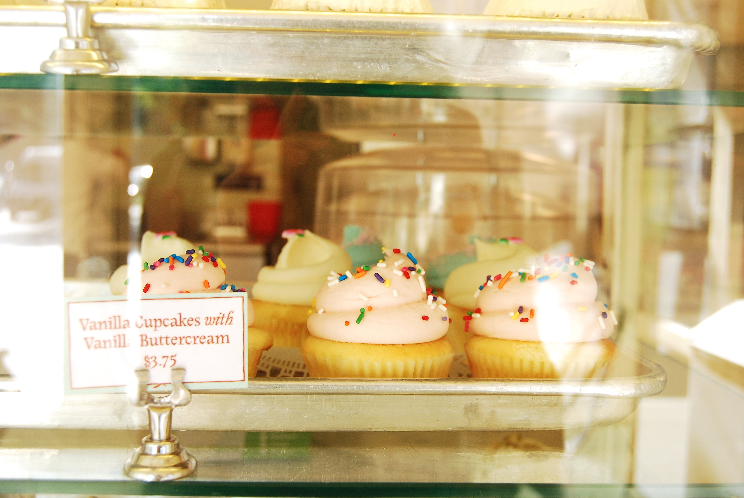 VanillaCupcakesCloseEdit.jpeg