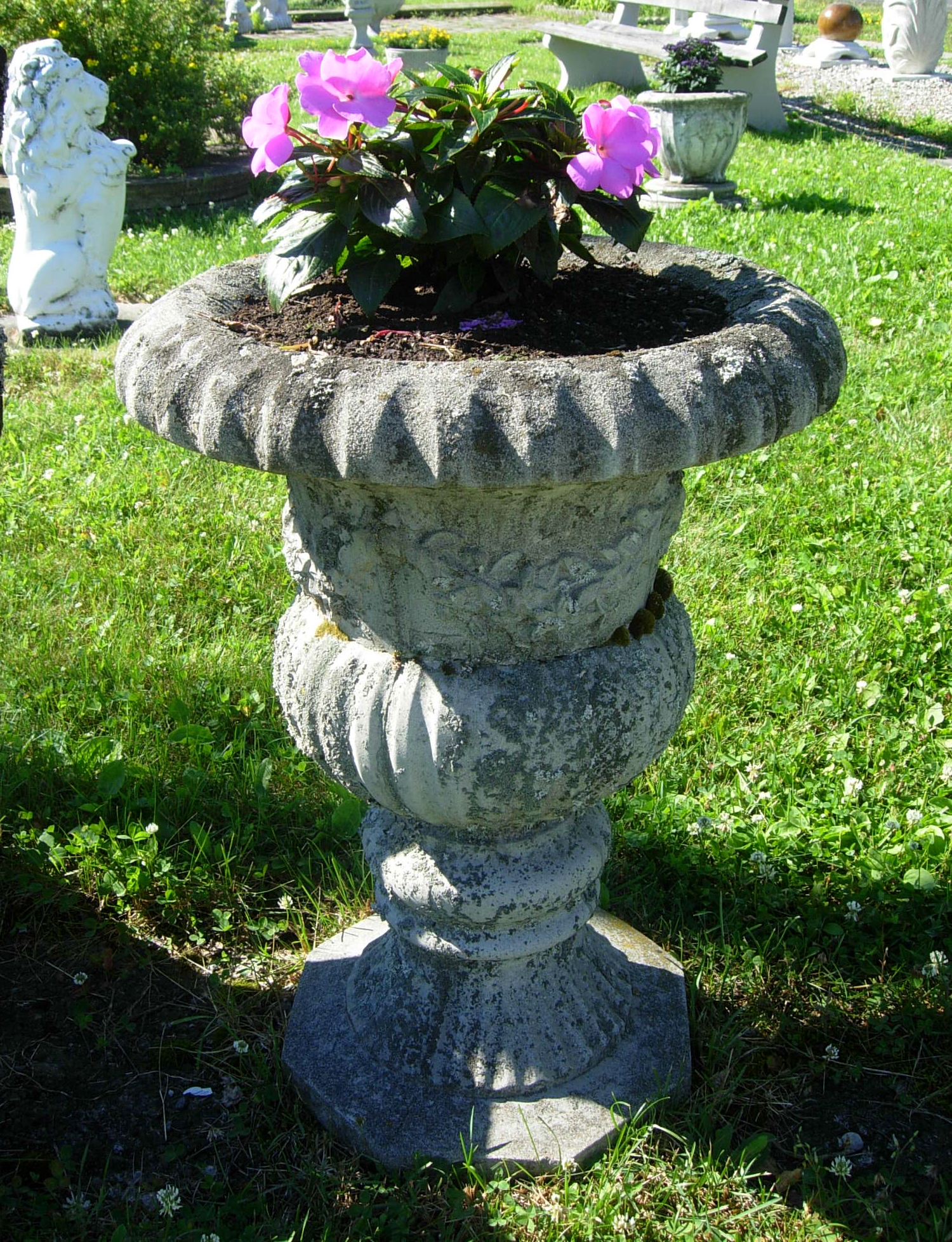 Hansen's Garden OrnamentsVintage