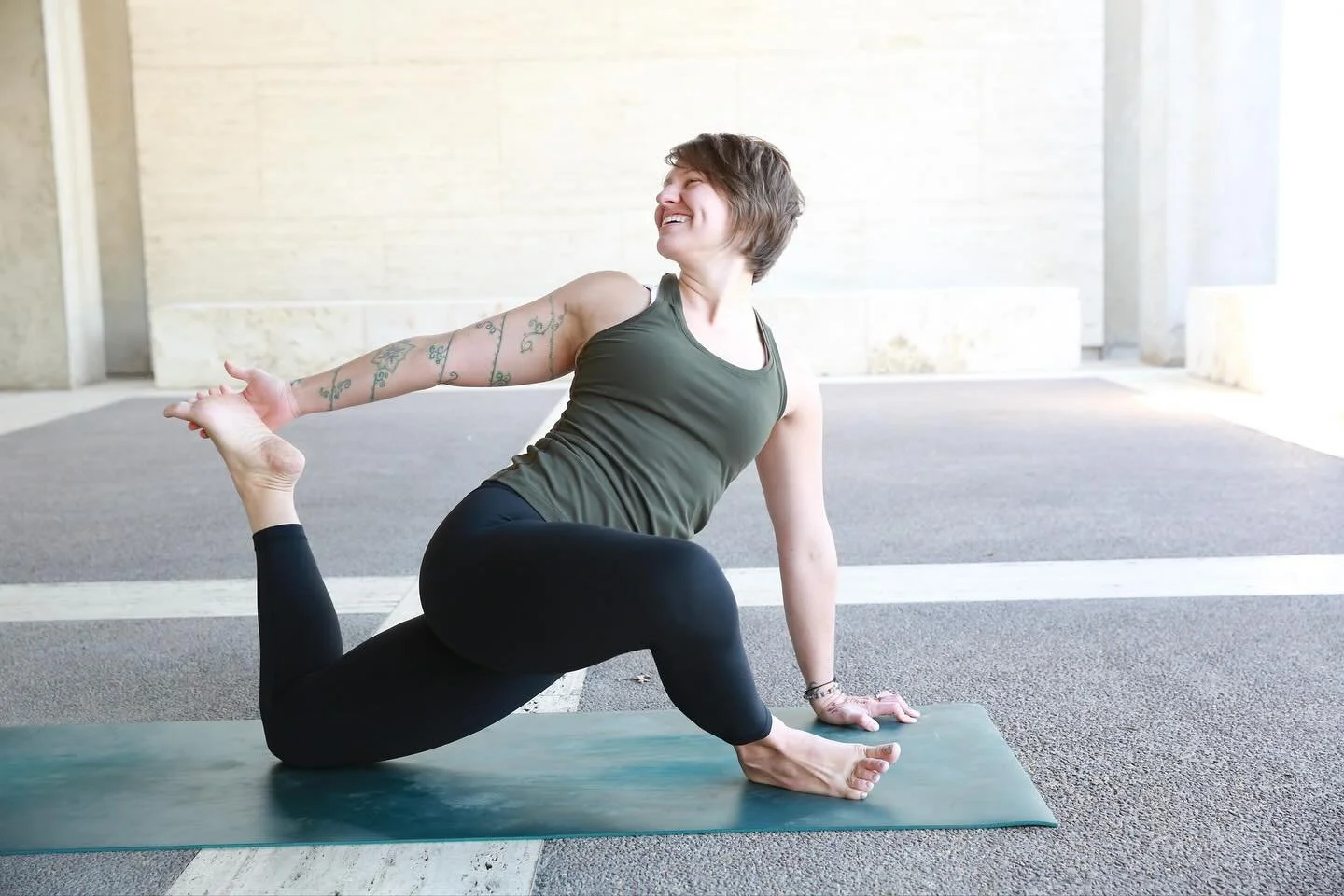 We are excited to welcome Tiffany Denny @tiff_exploring to the jalaBlu teaching team! 

Beginning this Monday at 5:30 PM, Tiffany will be guiding Stretch and Strengthen, a 70 minute class: essentially a mobility-focused asana class. Each class will b